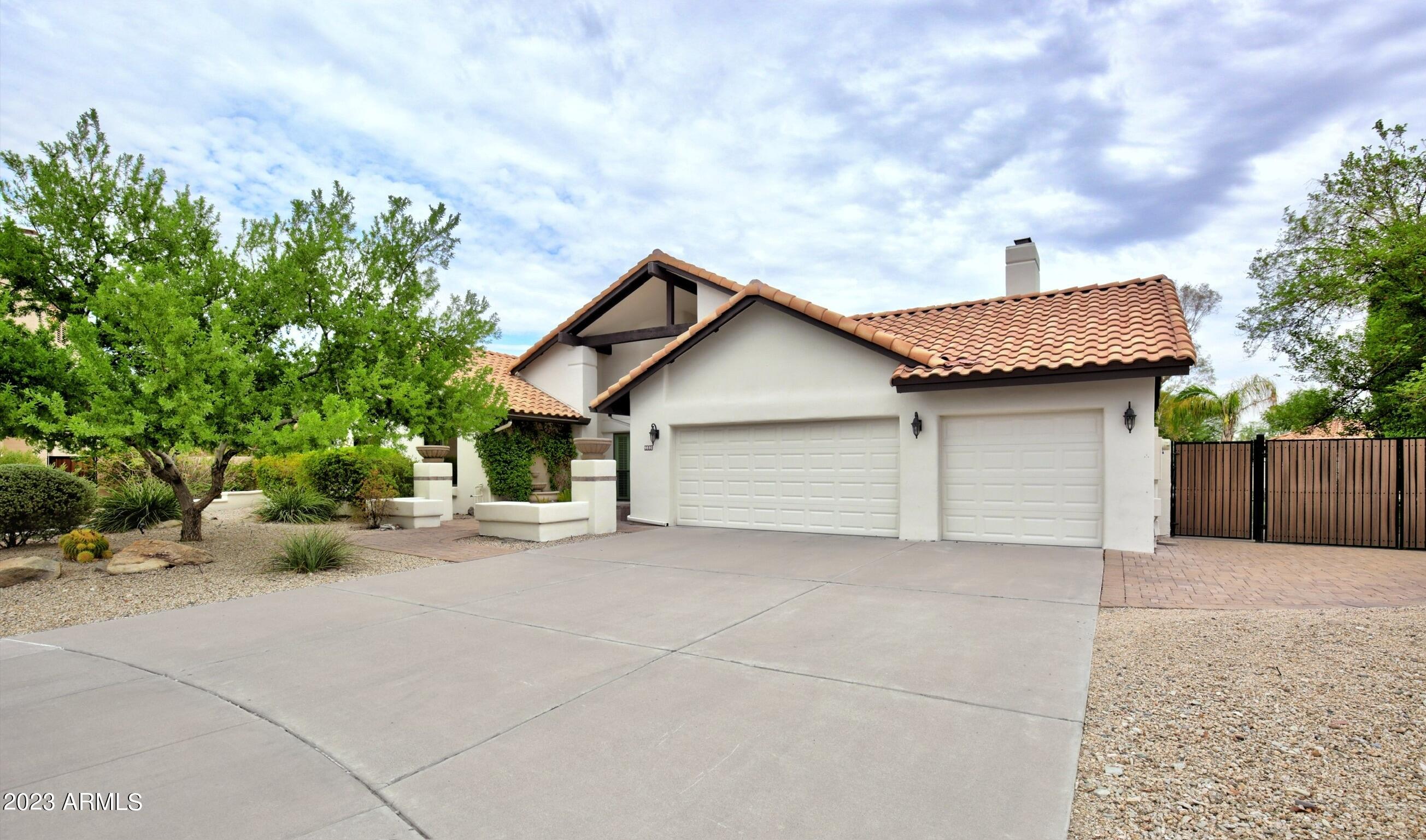 9891 E WINDROSE Drive
