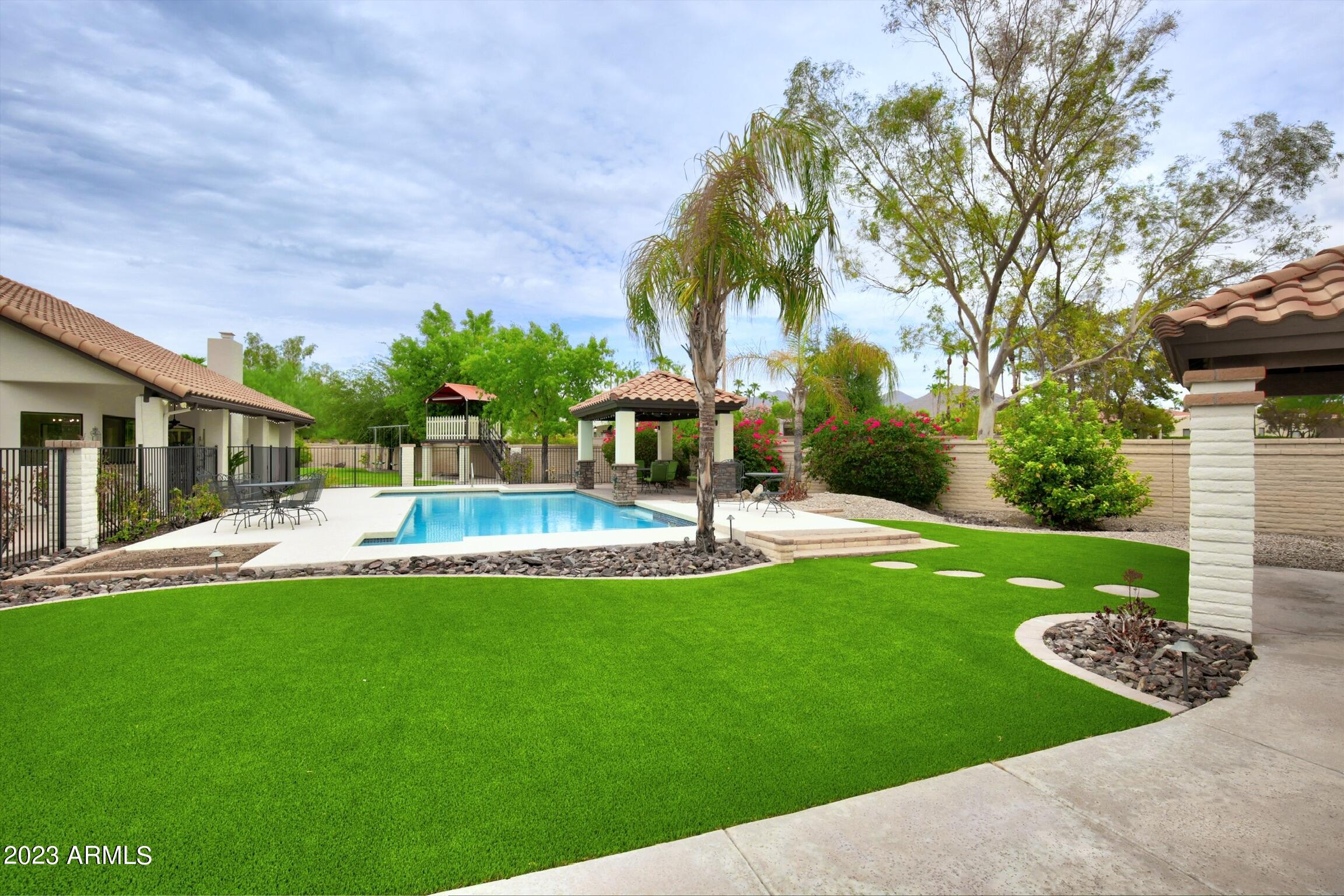 9891 E WINDROSE Drive