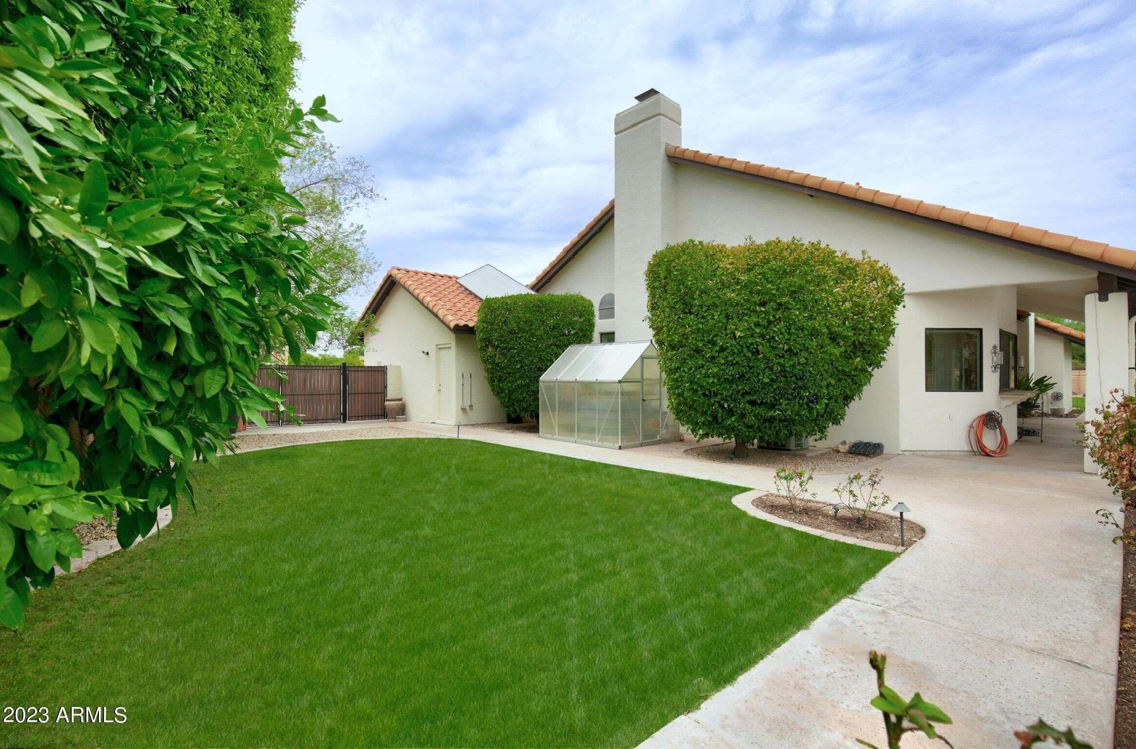 9891 E WINDROSE Drive