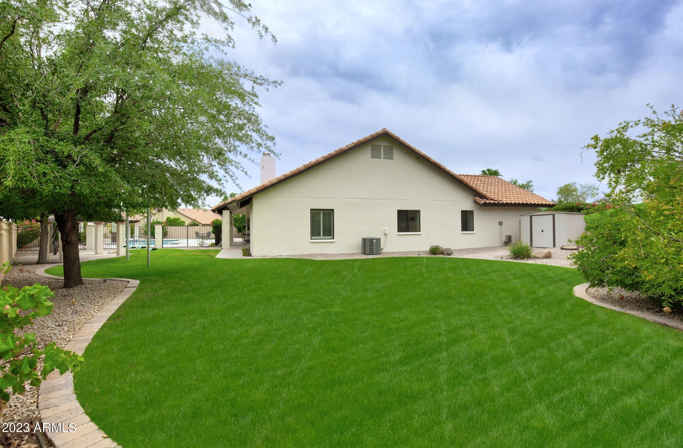 9891 E WINDROSE Drive