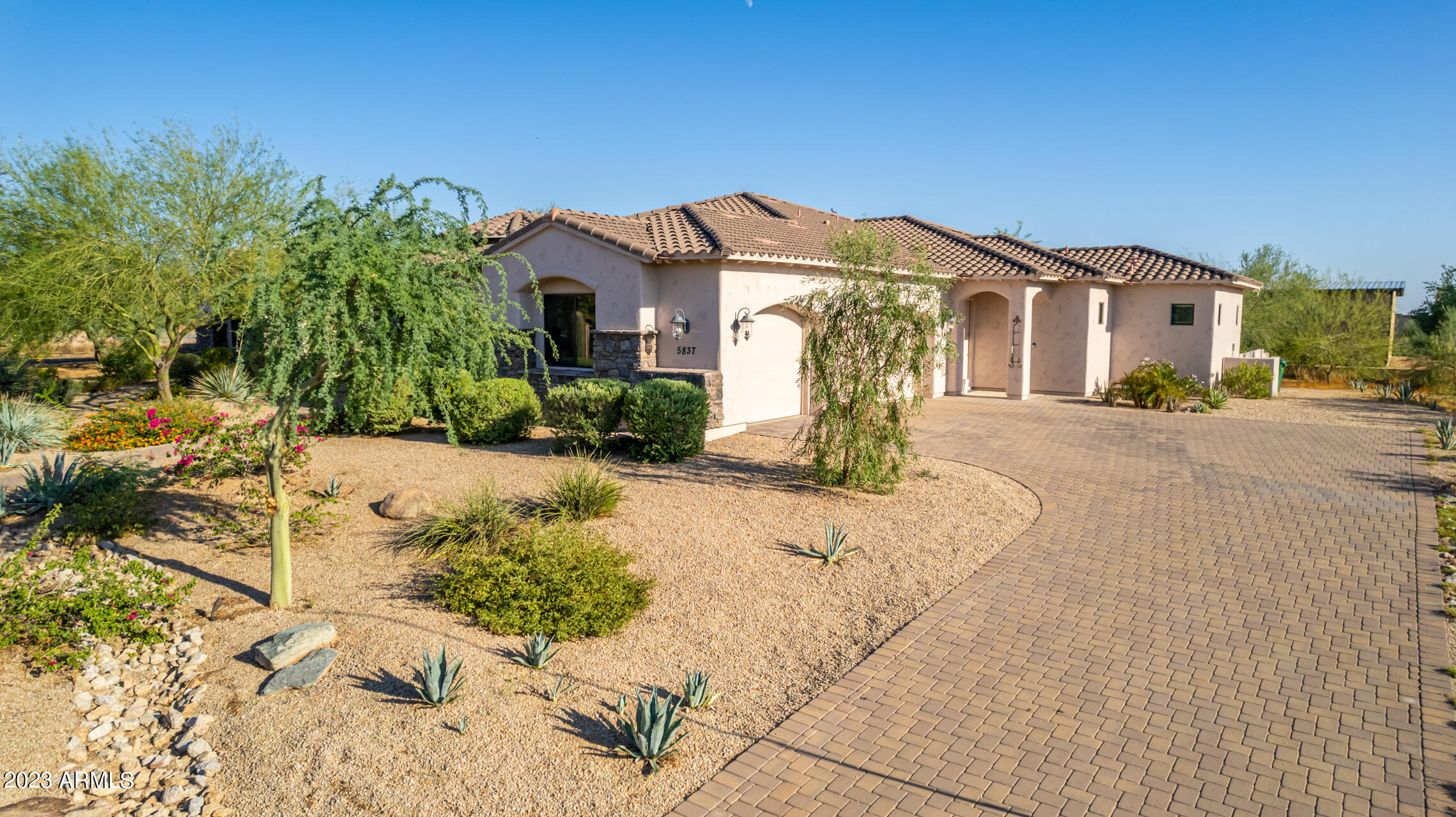 5837 E MARK Lane