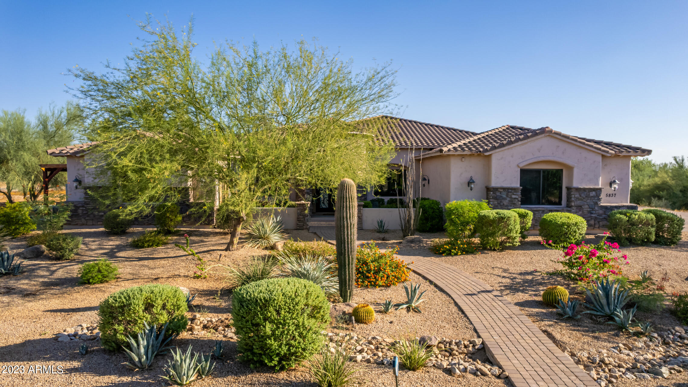 5837 E MARK Lane