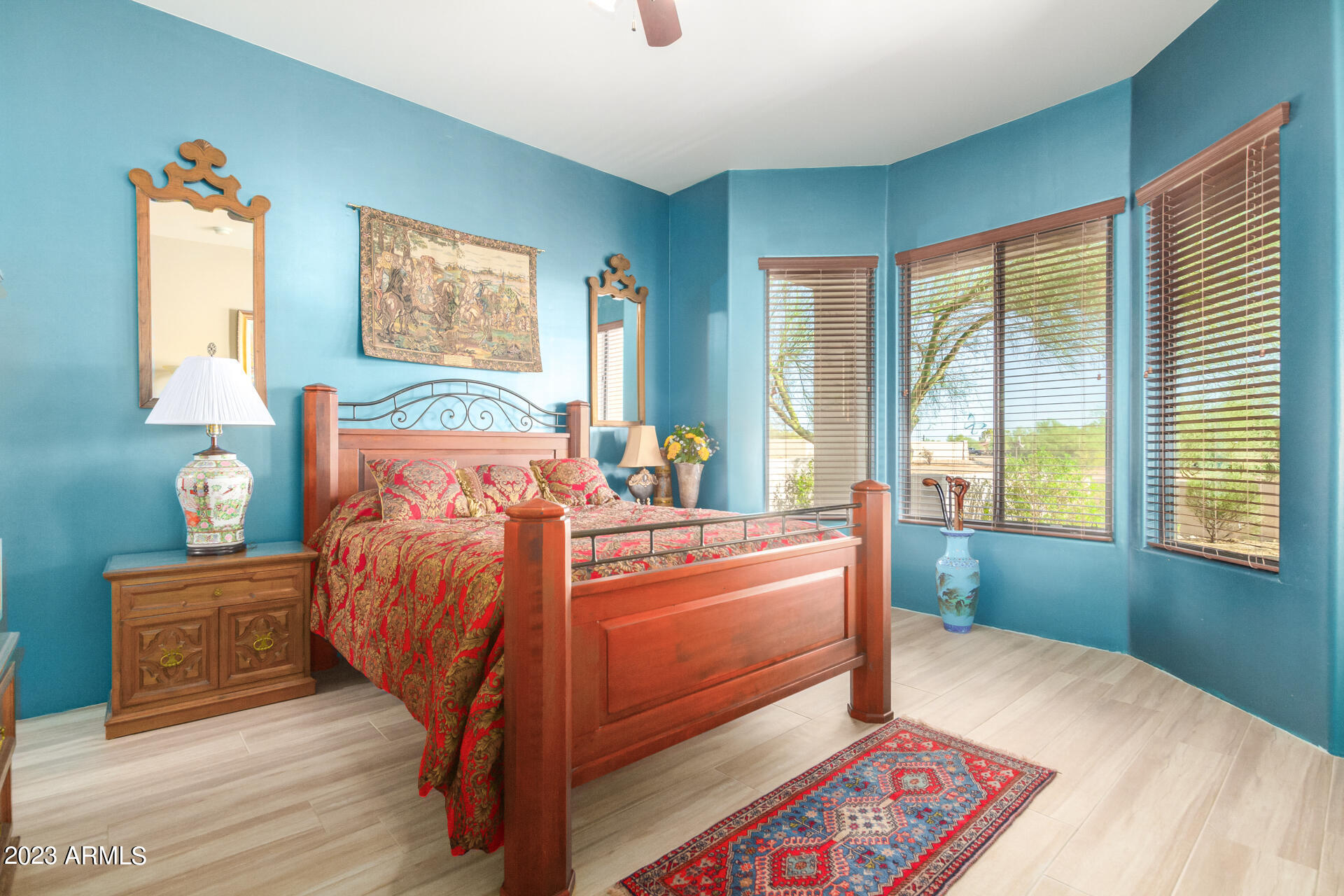5837 E MARK Lane