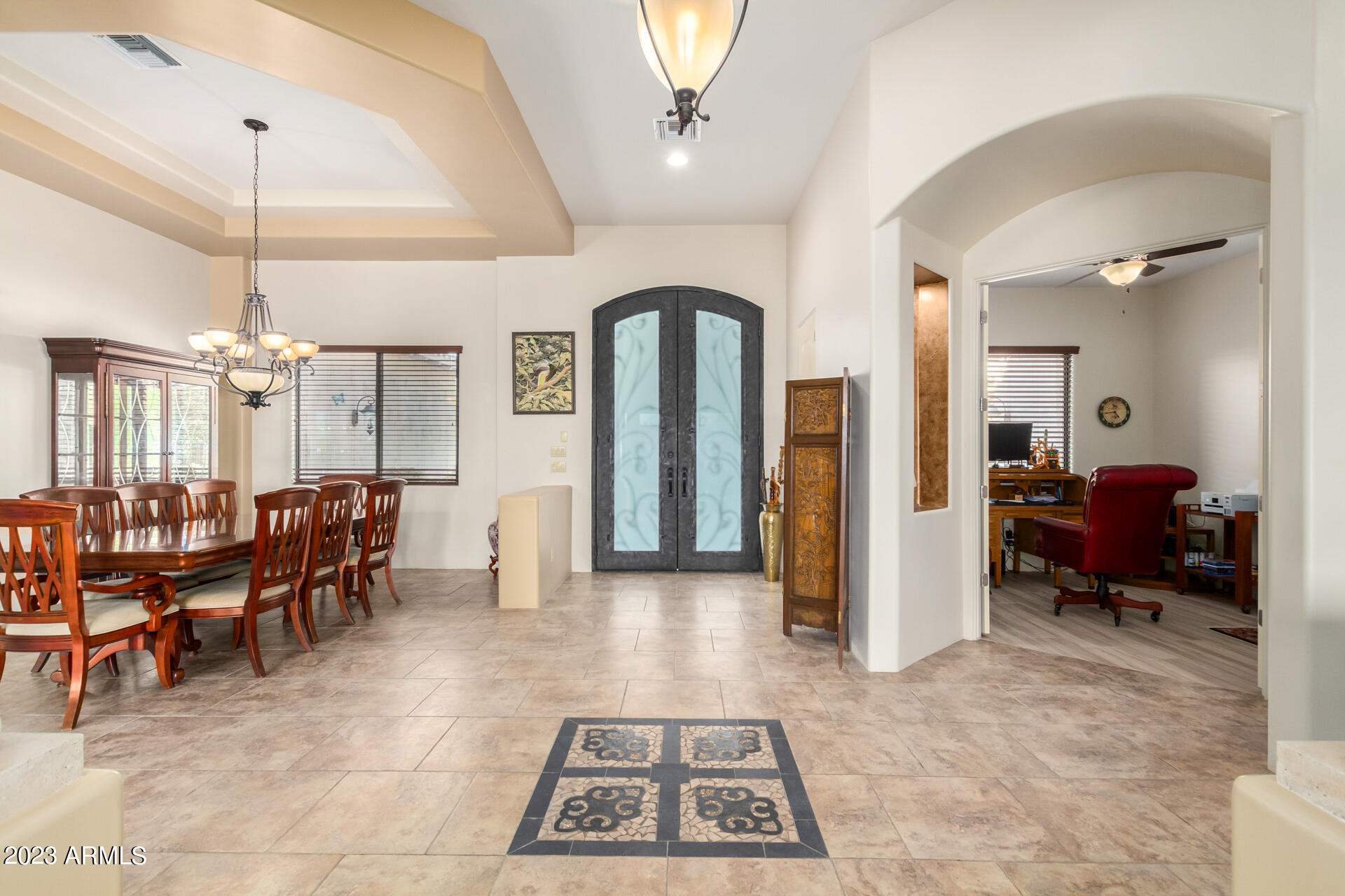 5837 E MARK Lane