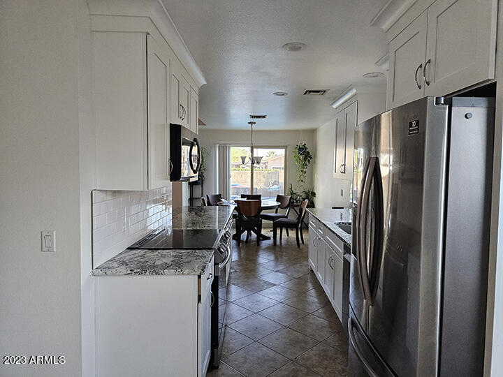 13 W MICHELLE Drive