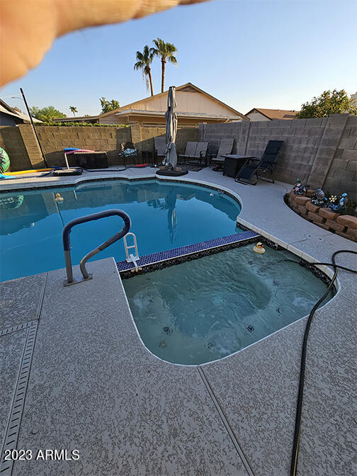 13 W MICHELLE Drive