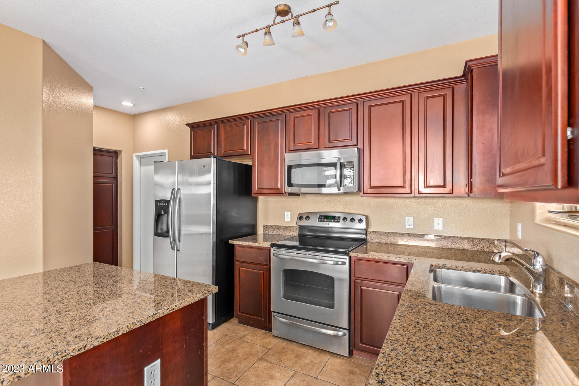 1350 S GREENFIELD Road # 1158