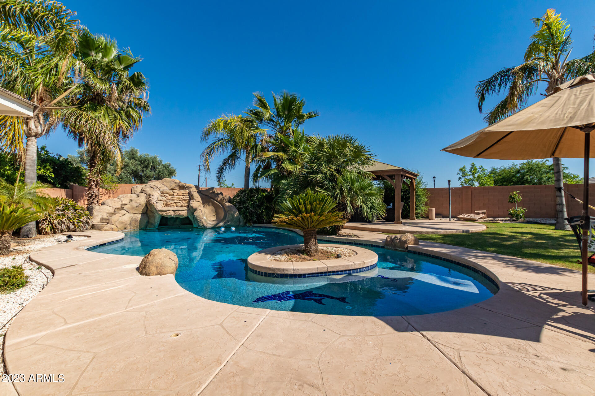 3157 E ROBIN Lane