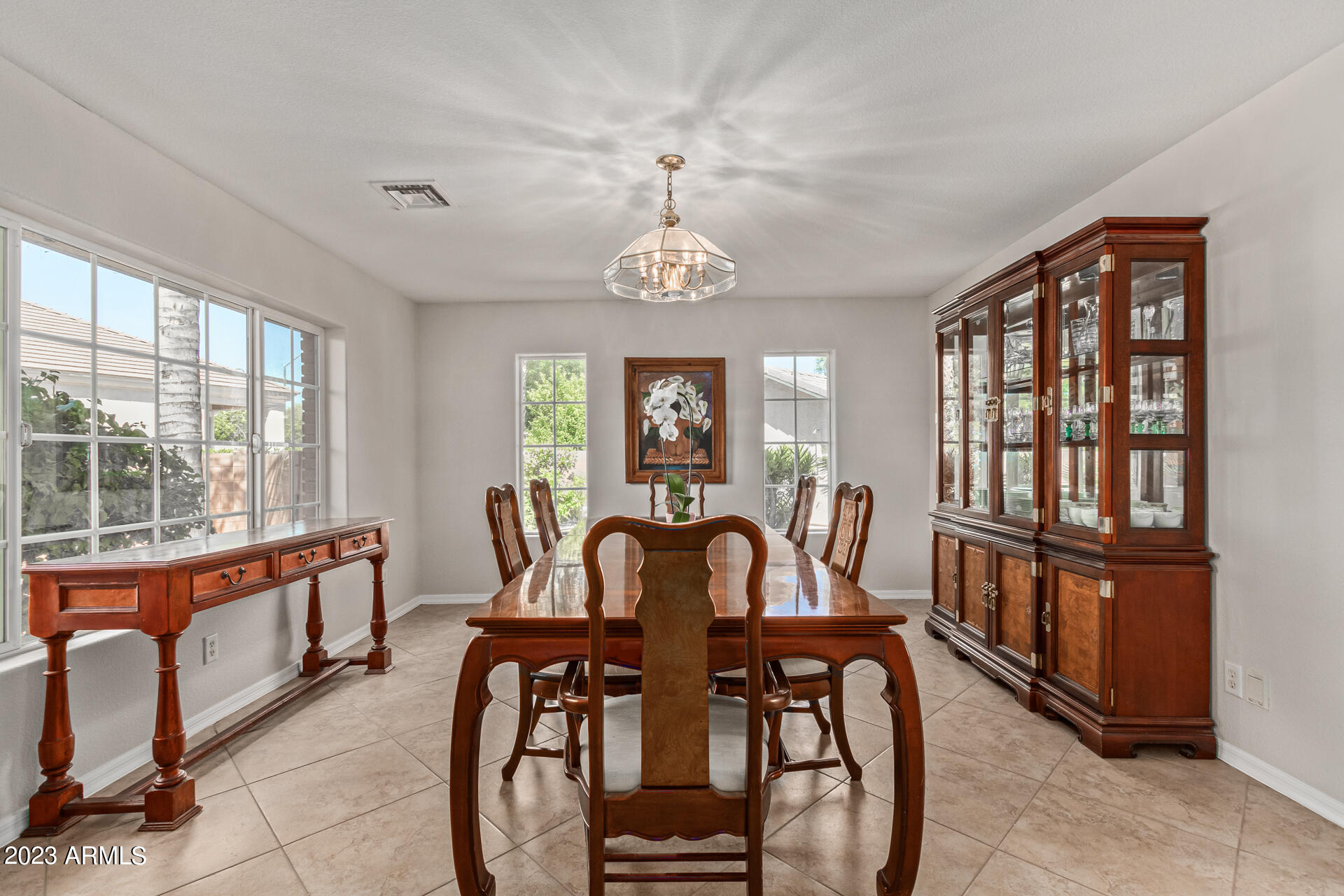 3157 E ROBIN Lane