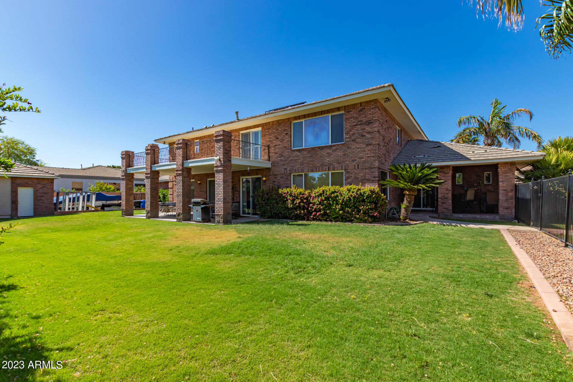 3157 E ROBIN Lane