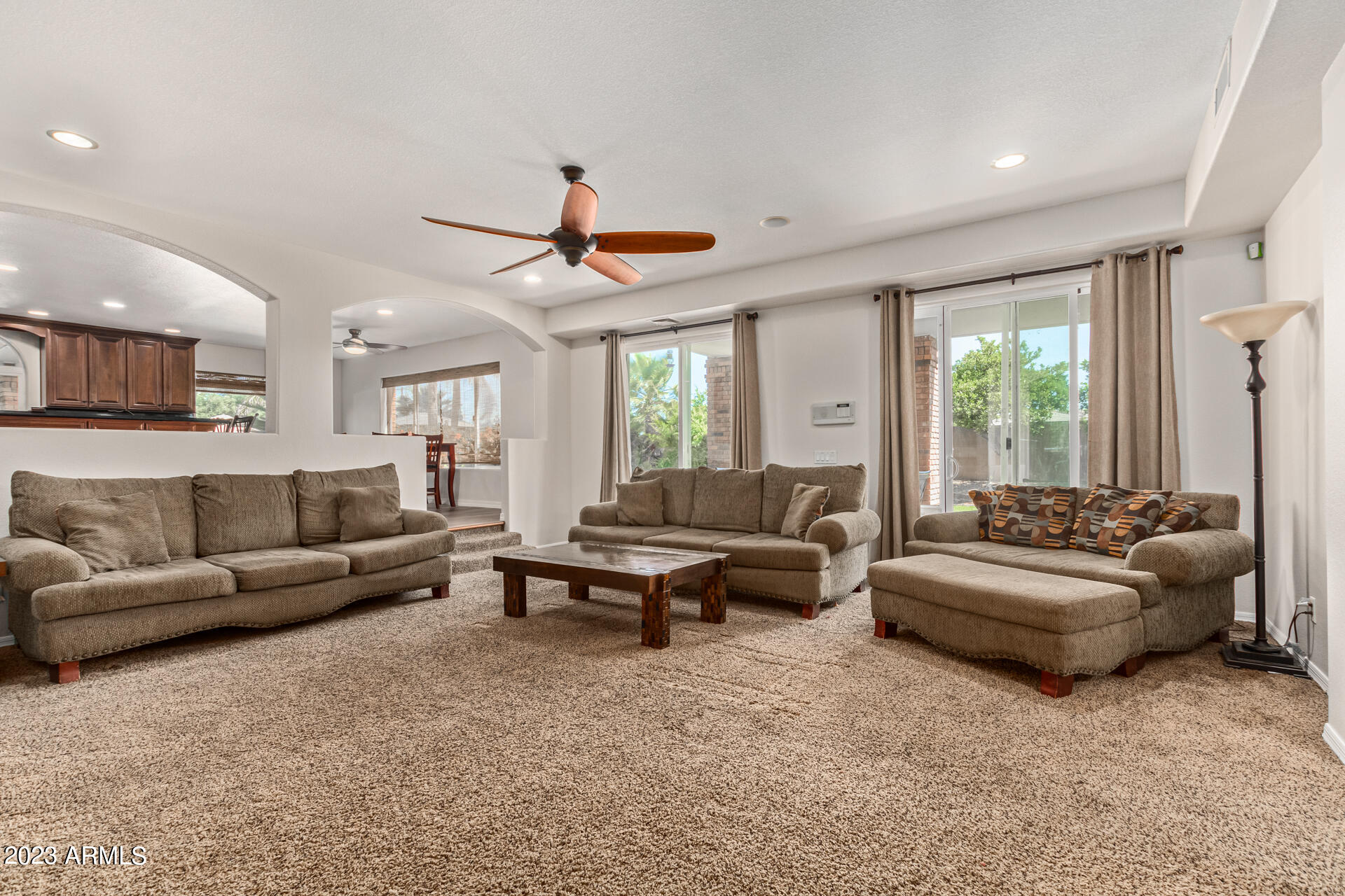 3157 E ROBIN Lane