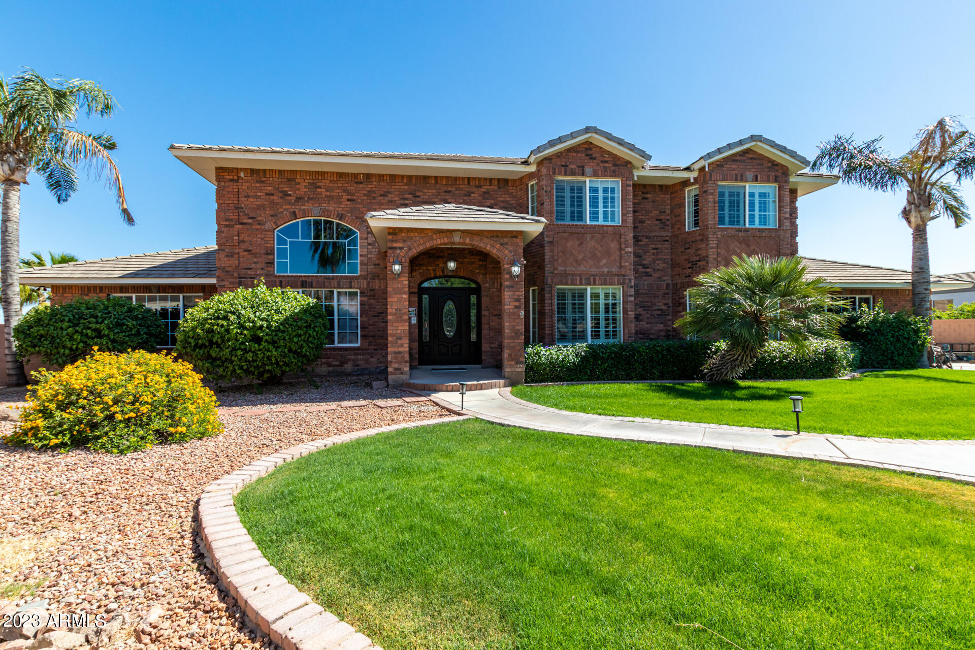 3157 E ROBIN Lane