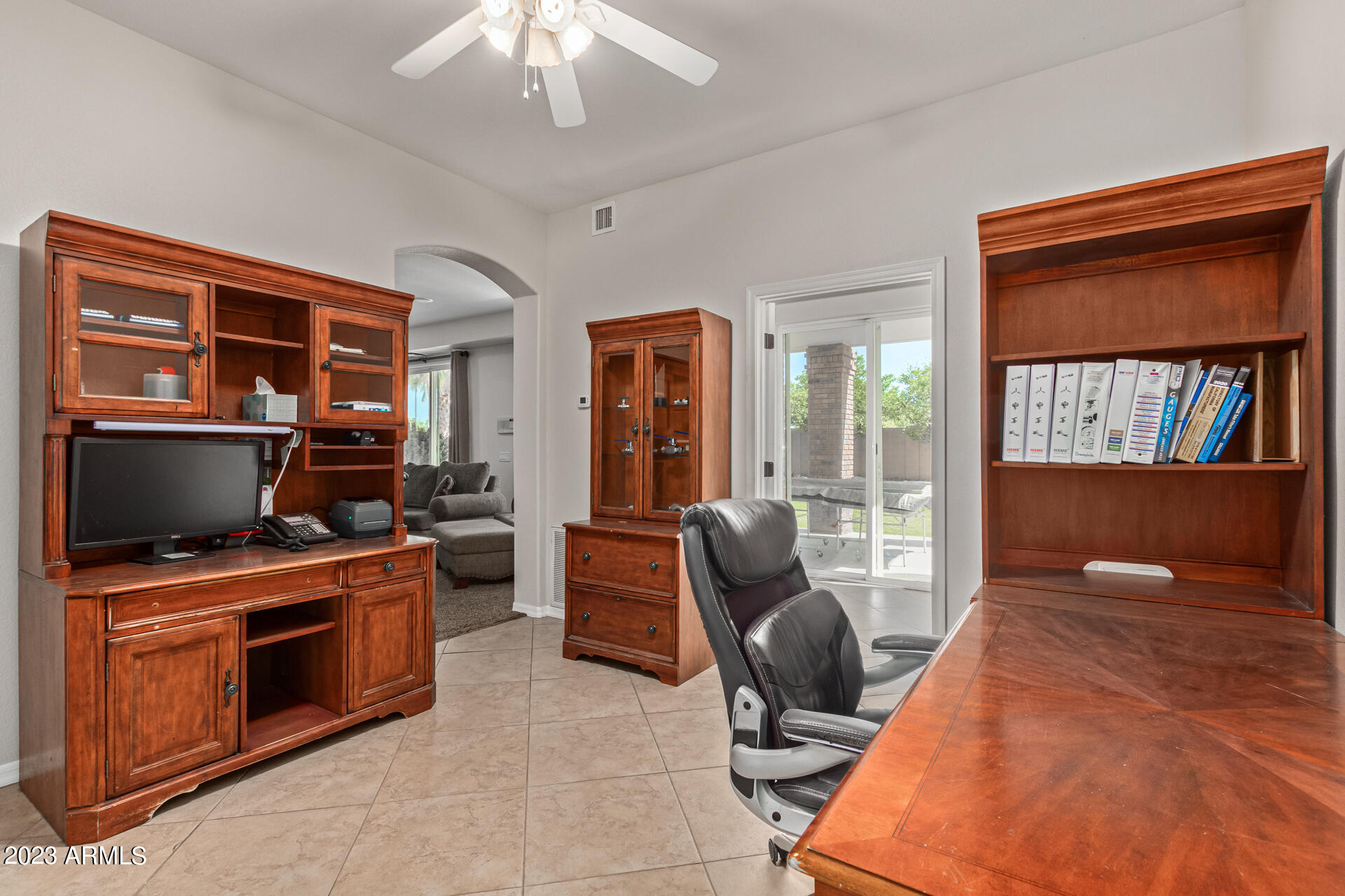 3157 E ROBIN Lane