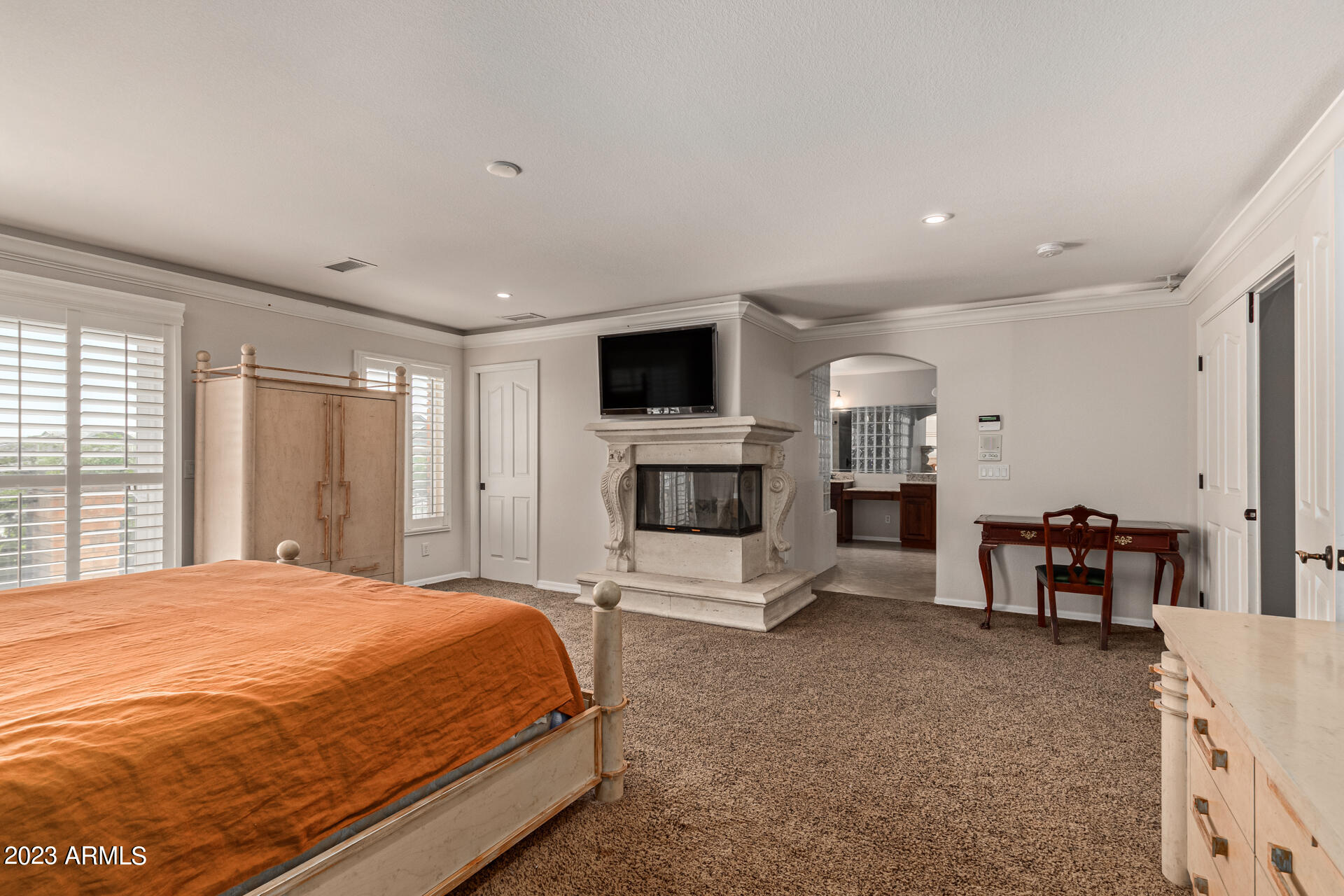 3157 E ROBIN Lane