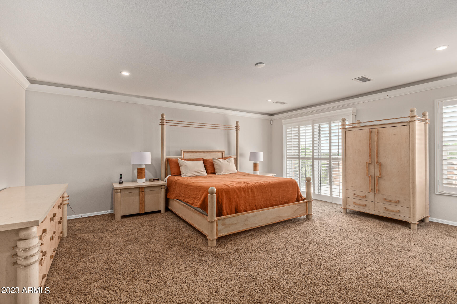 3157 E ROBIN Lane