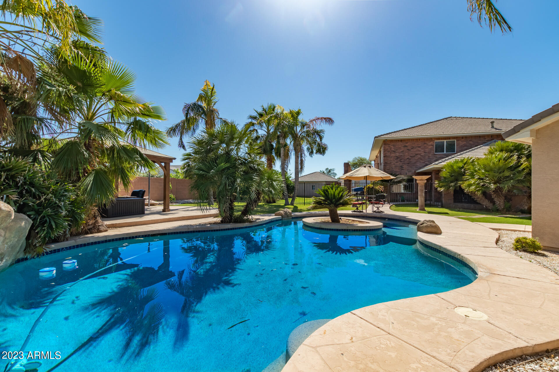 3157 E ROBIN Lane