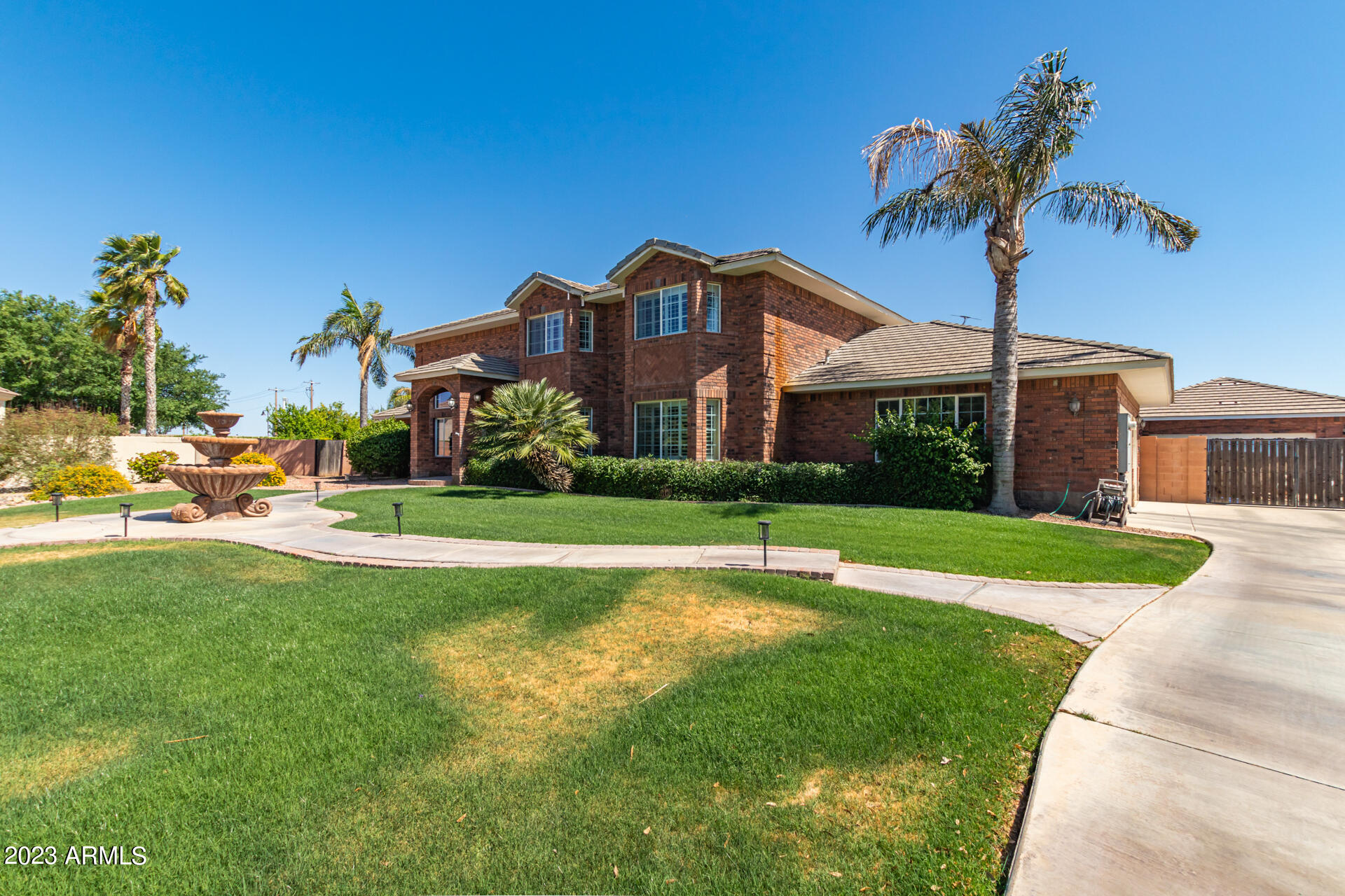 3157 E ROBIN Lane