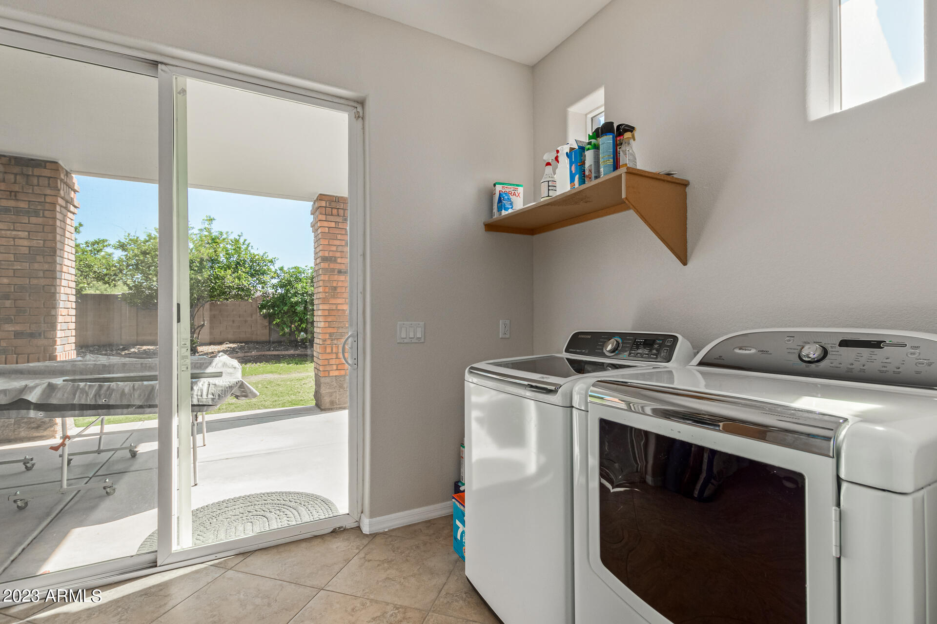 3157 E ROBIN Lane