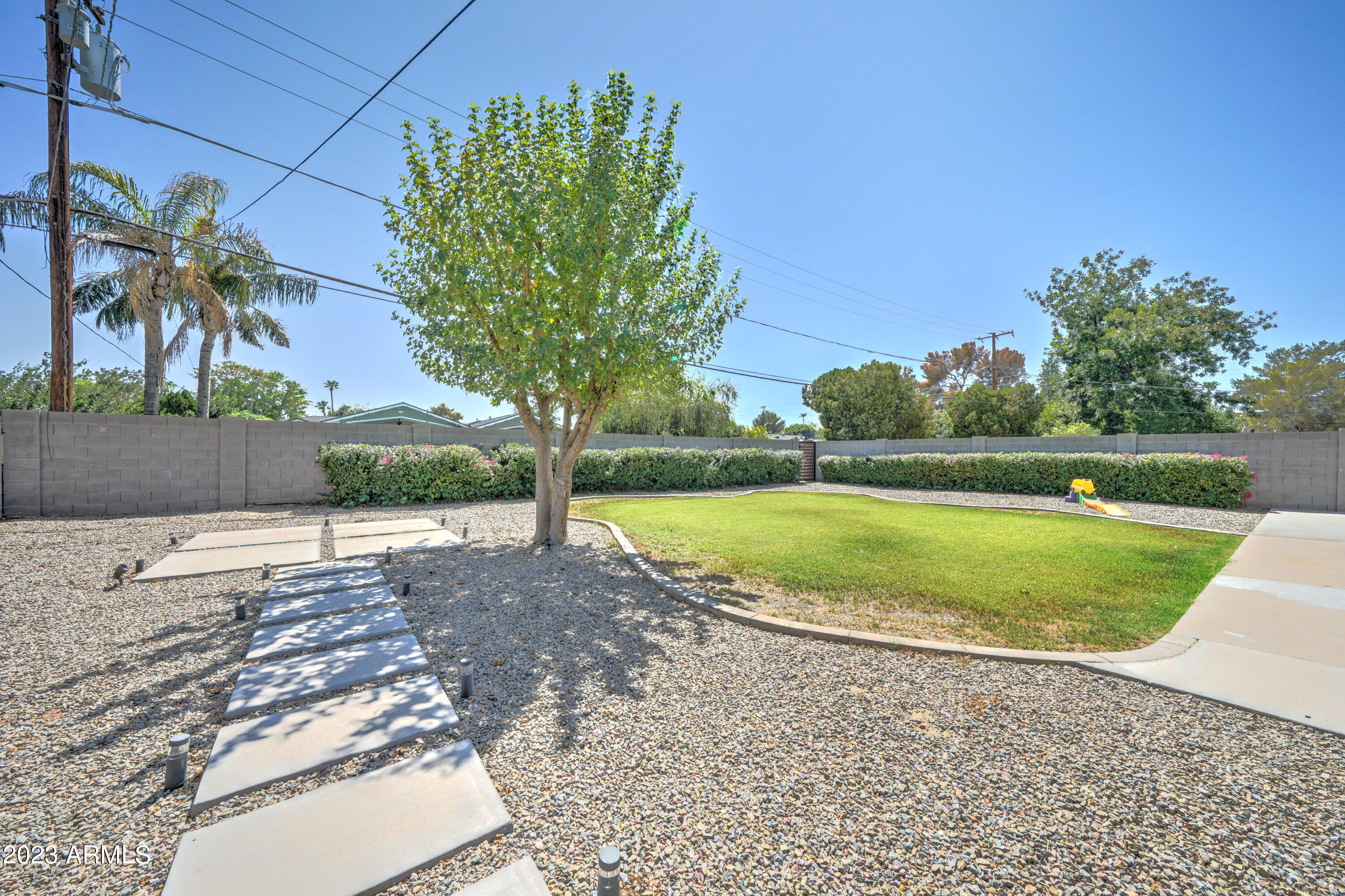 4213 E AVALON Drive
