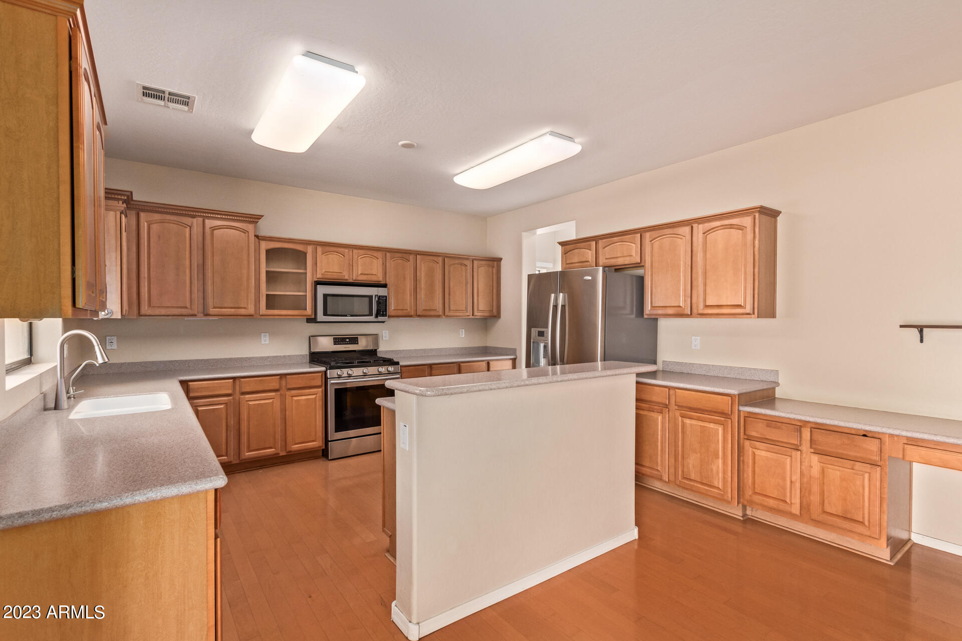 121 N SILVERWOOD Drive