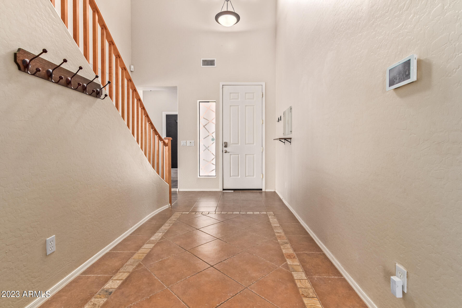 121 N SILVERWOOD Drive