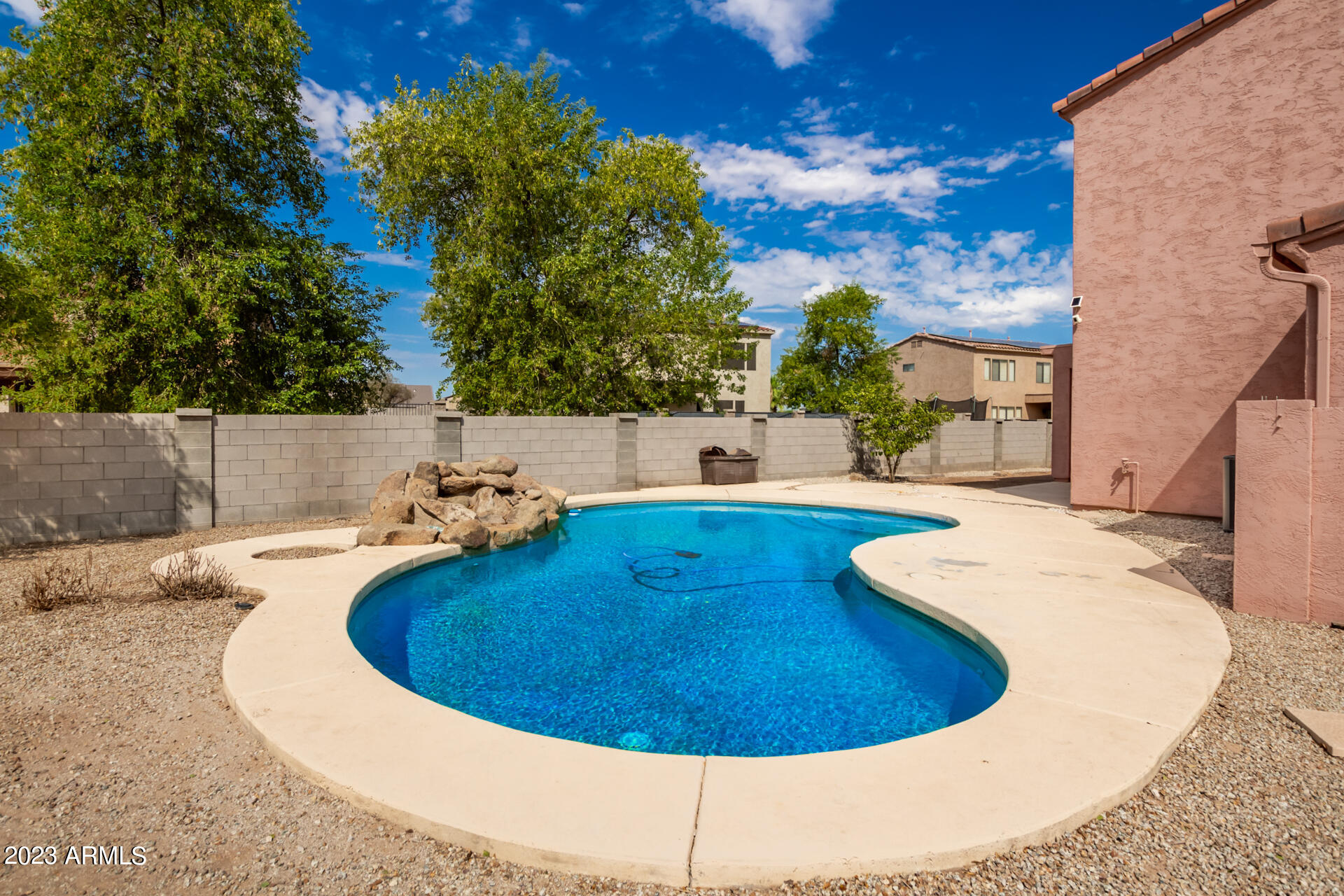 121 N SILVERWOOD Drive