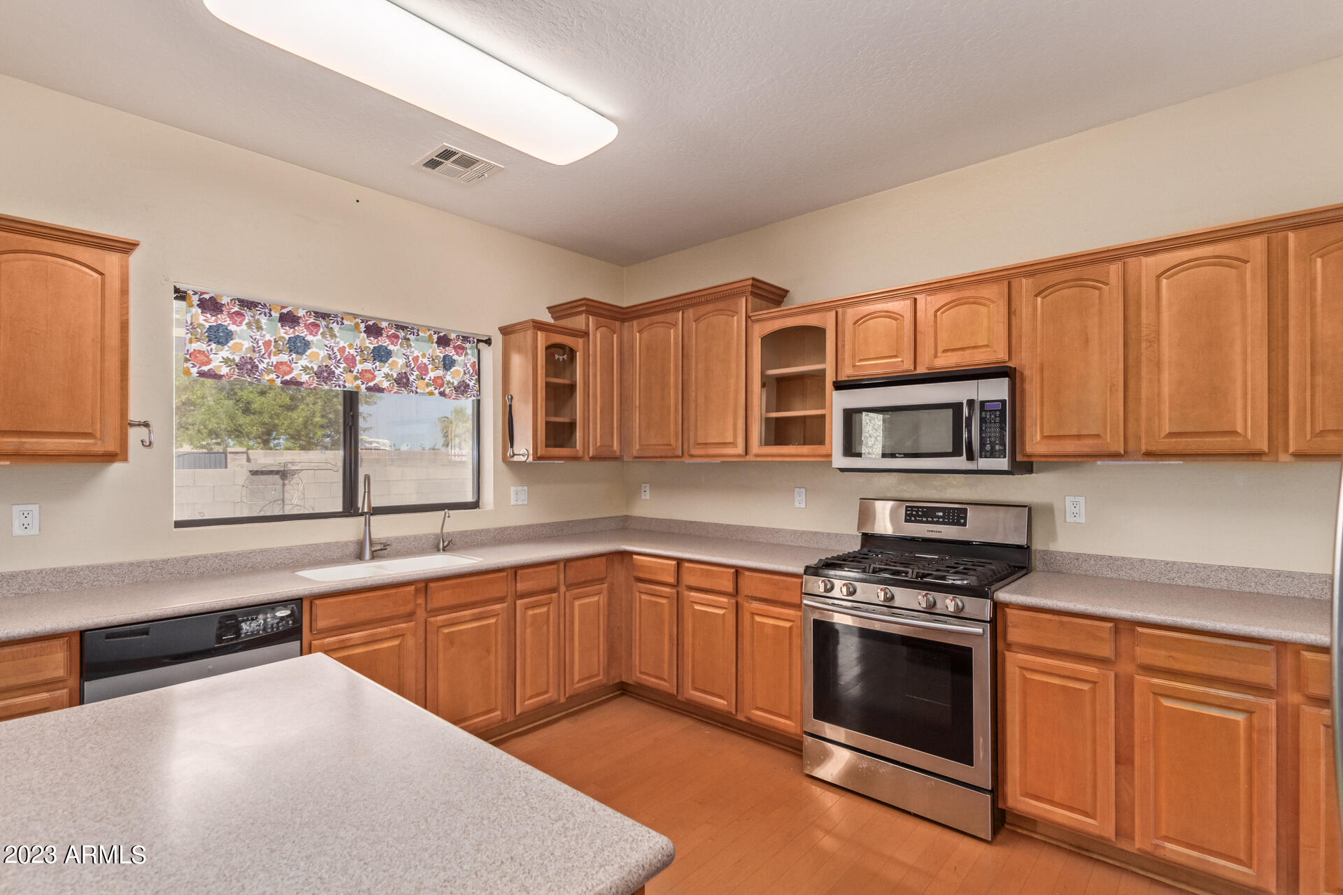 121 N SILVERWOOD Drive