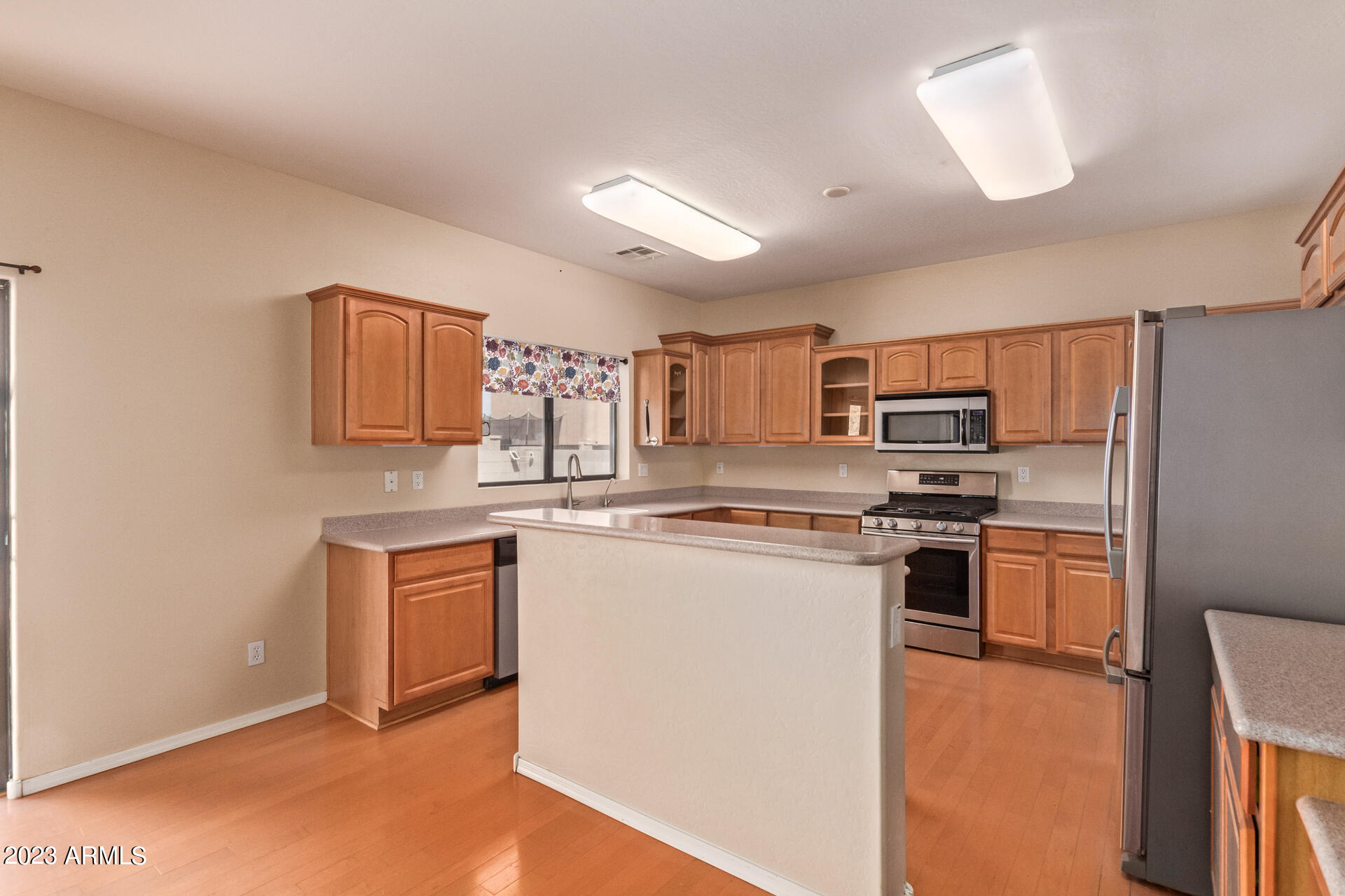 121 N SILVERWOOD Drive