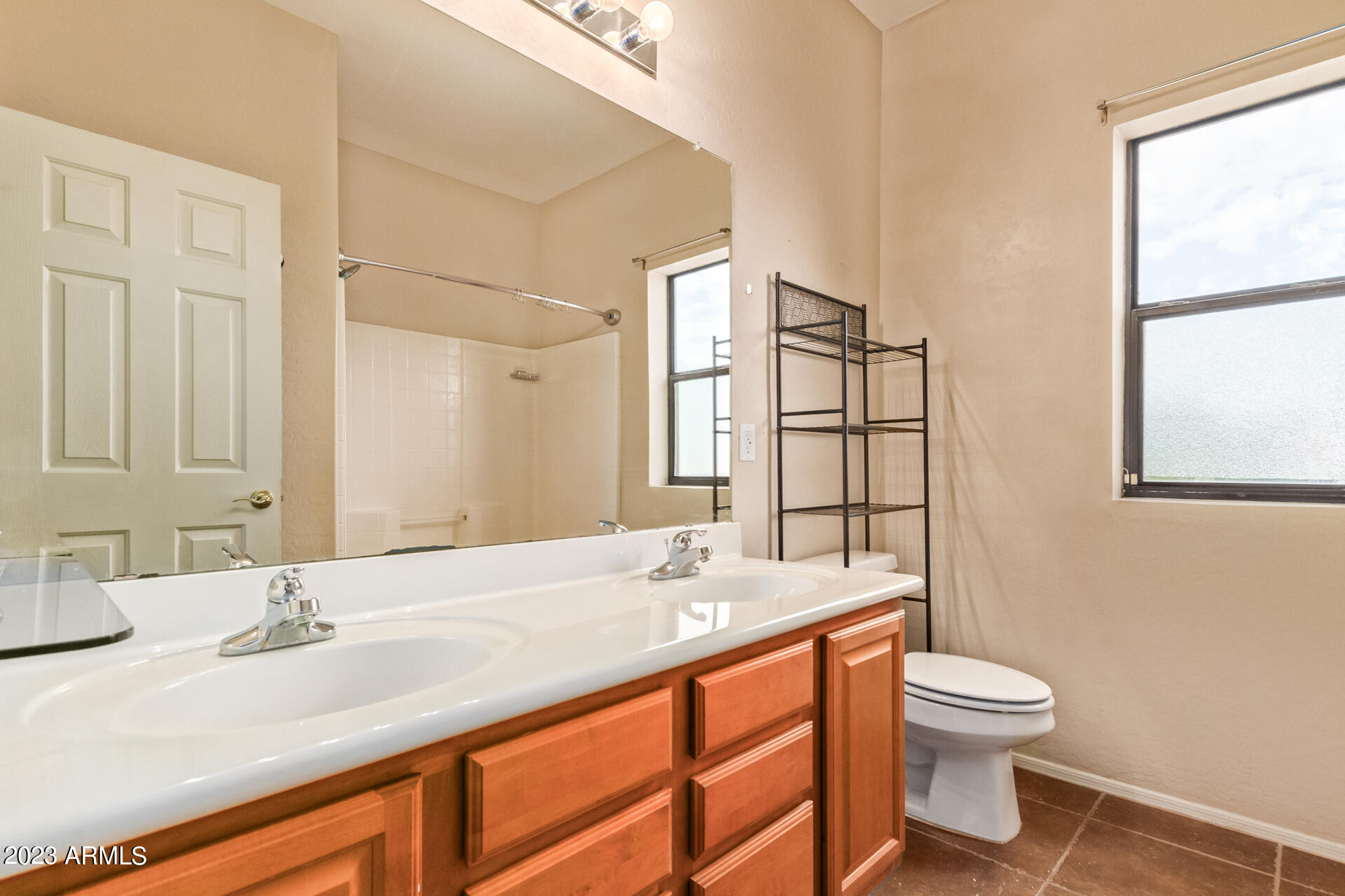 121 N SILVERWOOD Drive