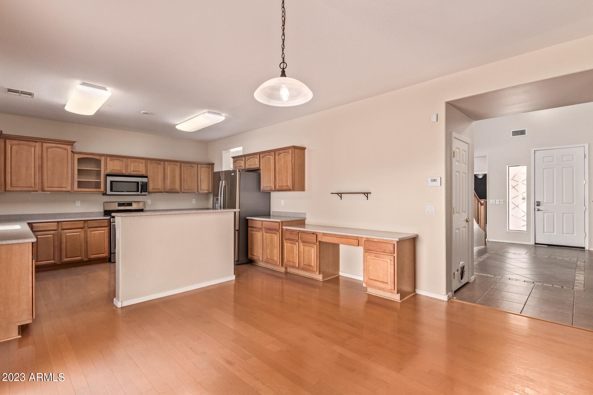 121 N SILVERWOOD Drive