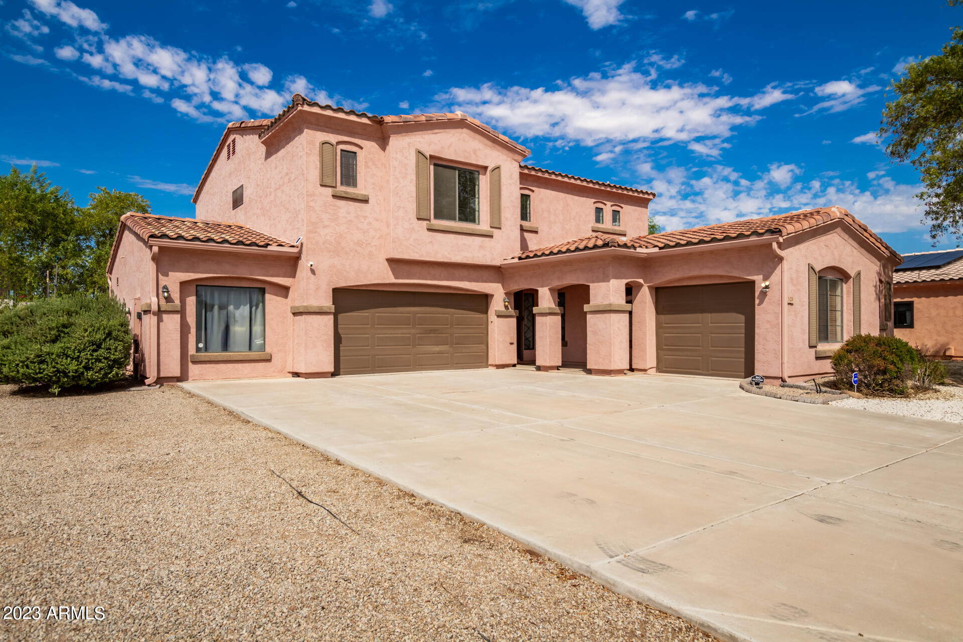 121 N SILVERWOOD Drive