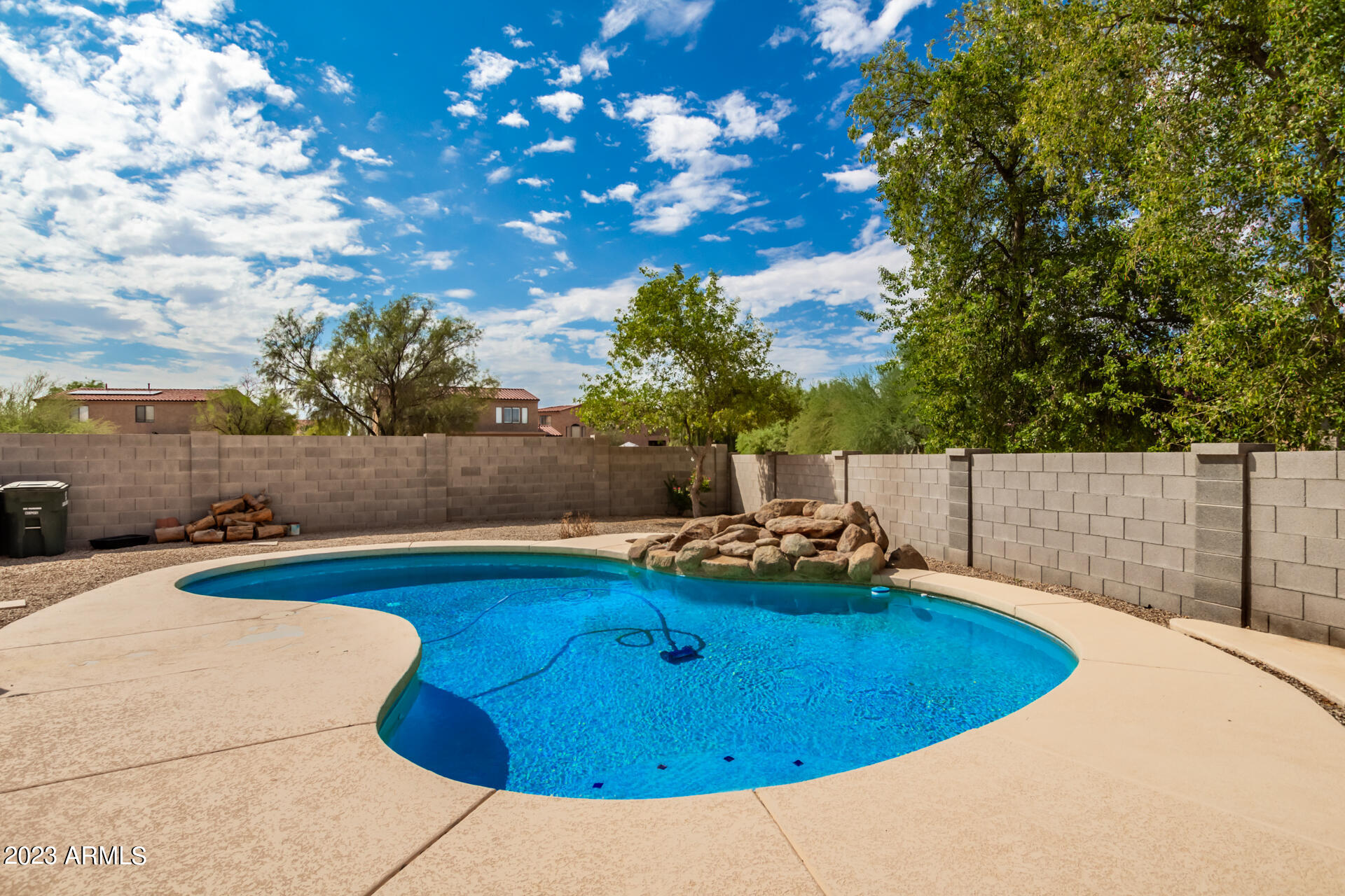 121 N SILVERWOOD Drive