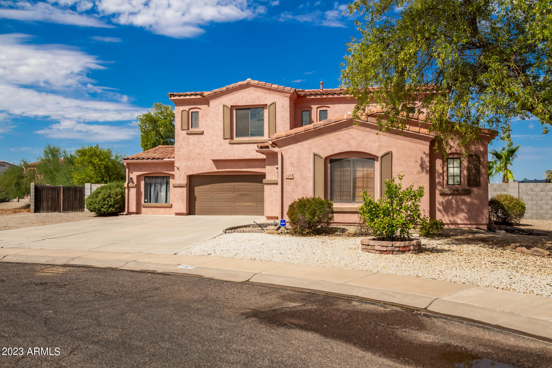 121 N SILVERWOOD Drive