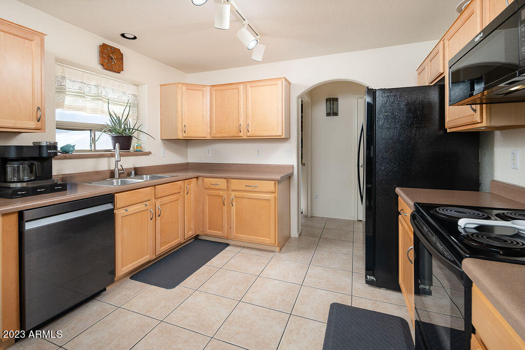 2527 W Gambit Trail