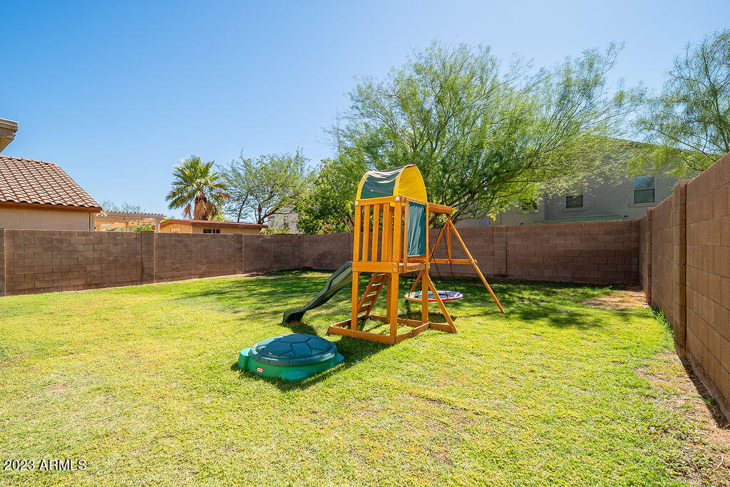 2527 W Gambit Trail