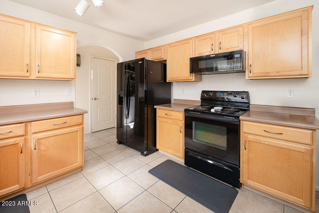 2527 W Gambit Trail