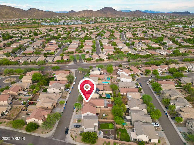 2527 W Gambit Trail