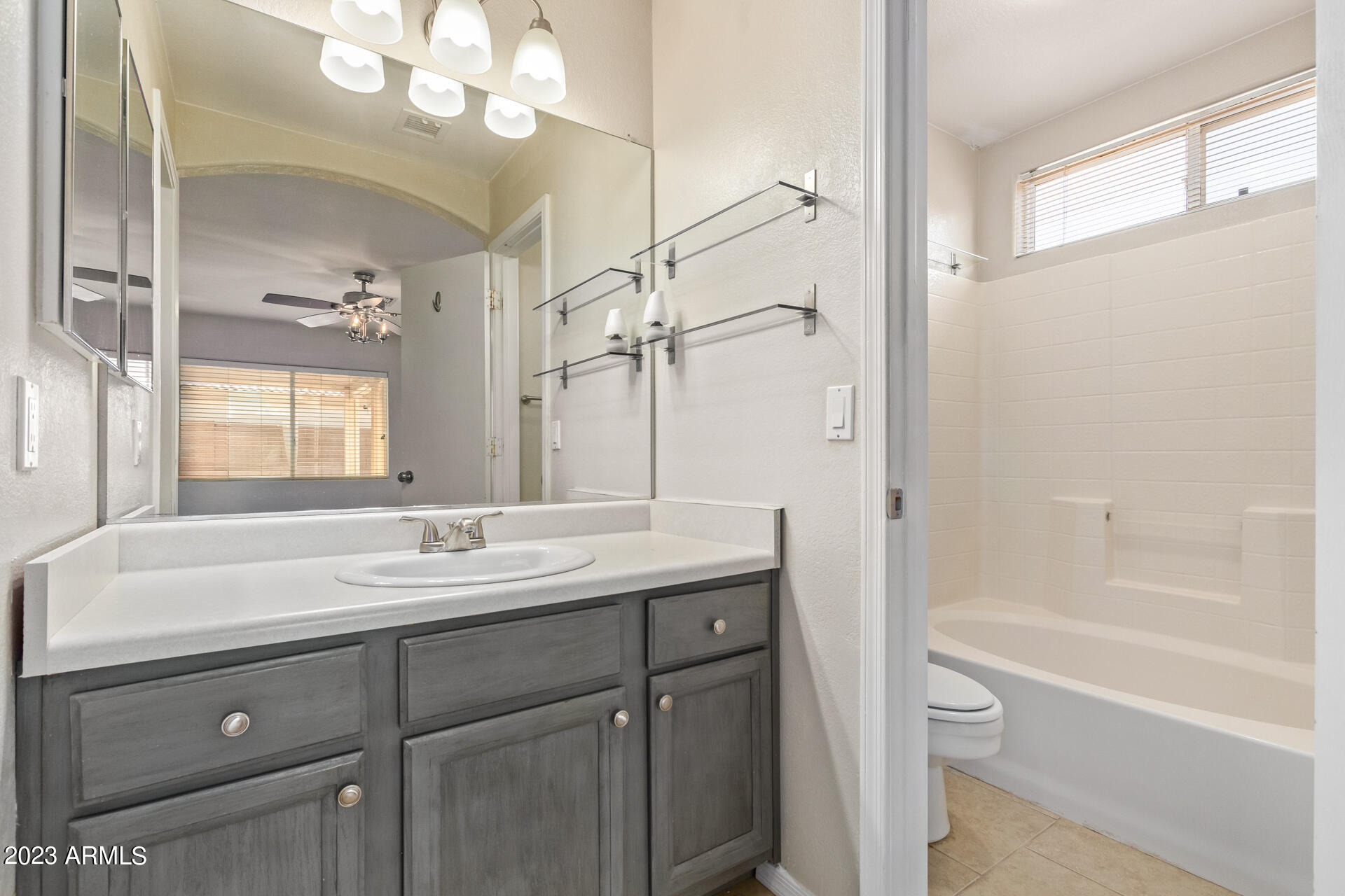 3543 W VIA DEL SOL Drive