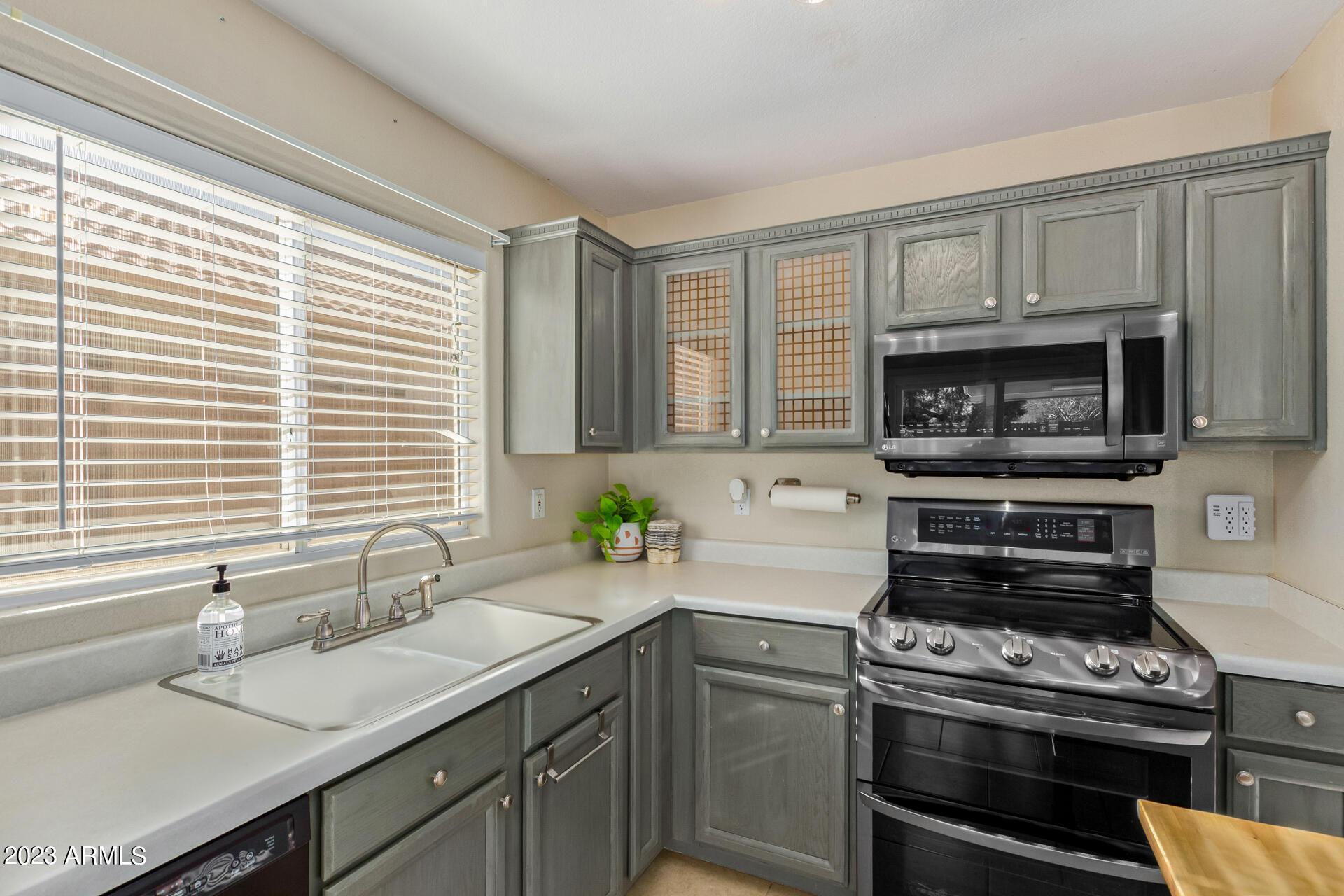 3543 W VIA DEL SOL Drive