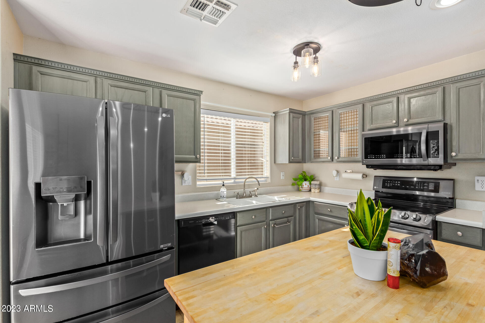 3543 W VIA DEL SOL Drive