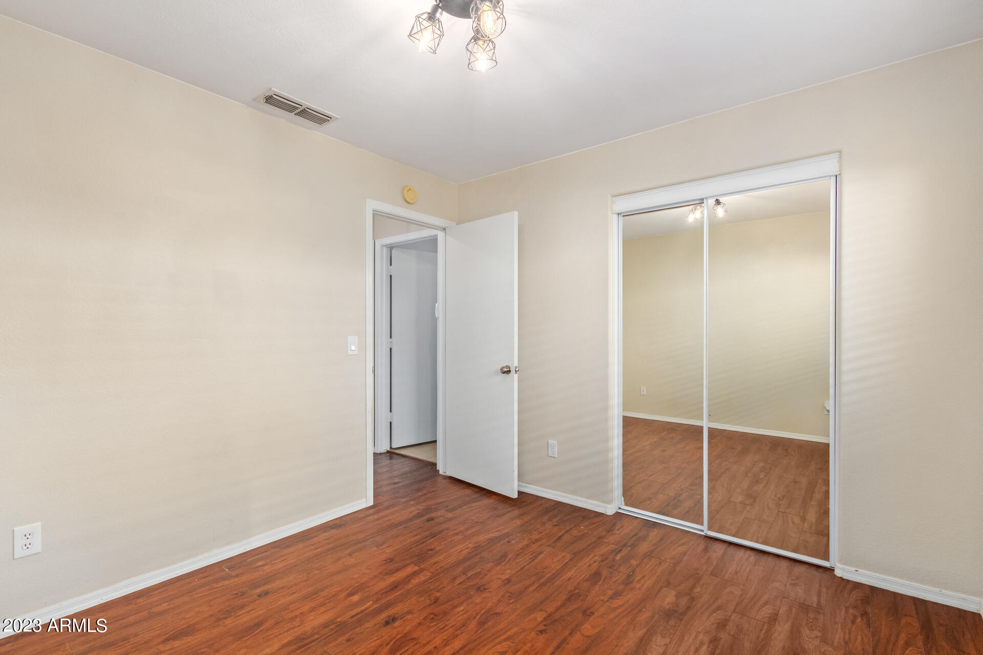 3543 W VIA DEL SOL Drive