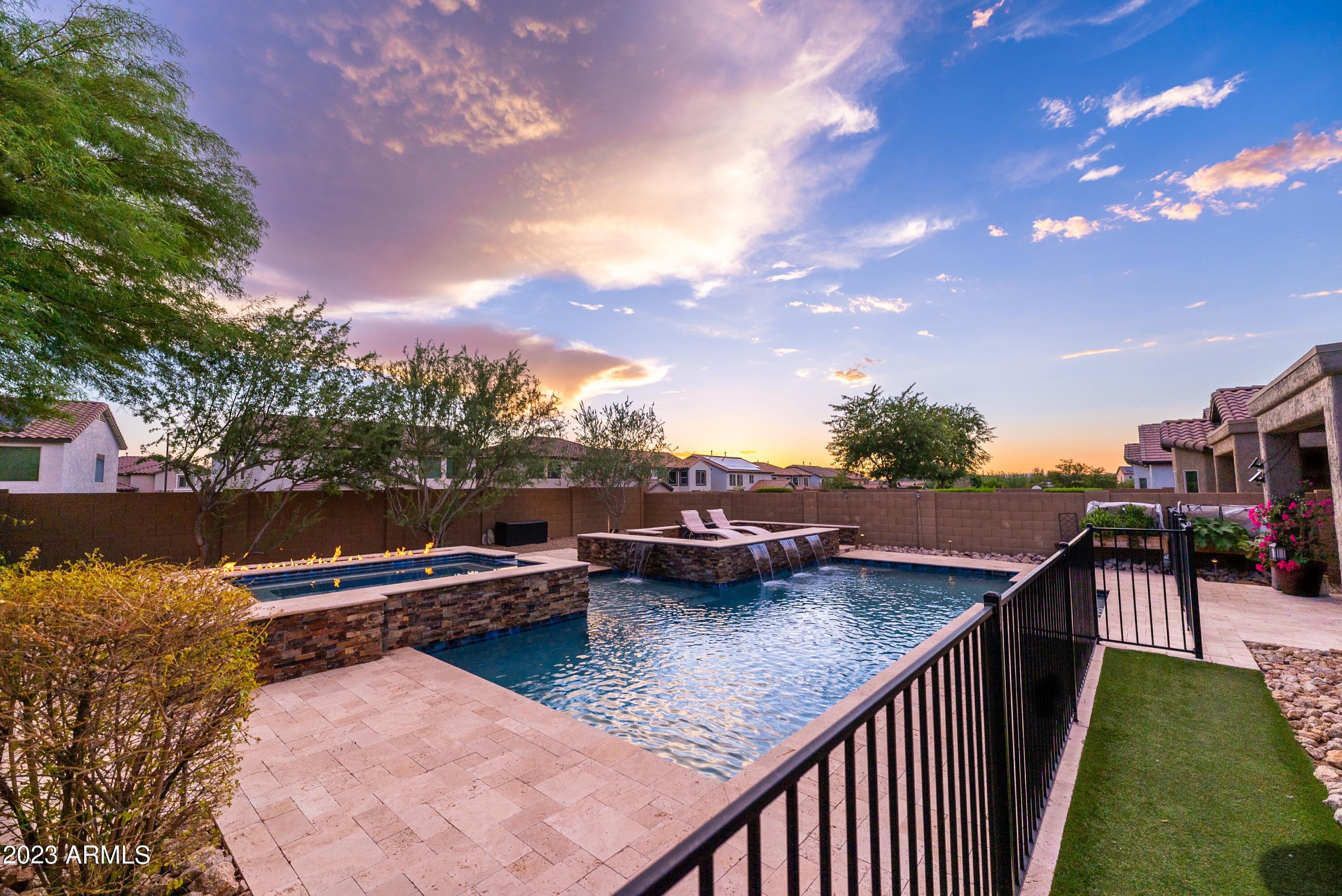1625 W RED BIRD Road
