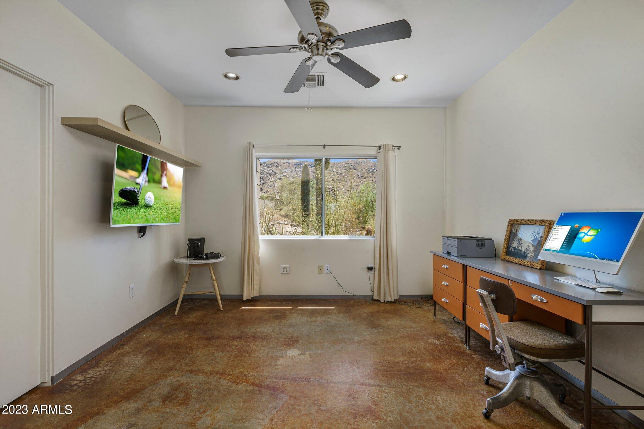 3044 E SOUTH MOUNTAIN Avenue