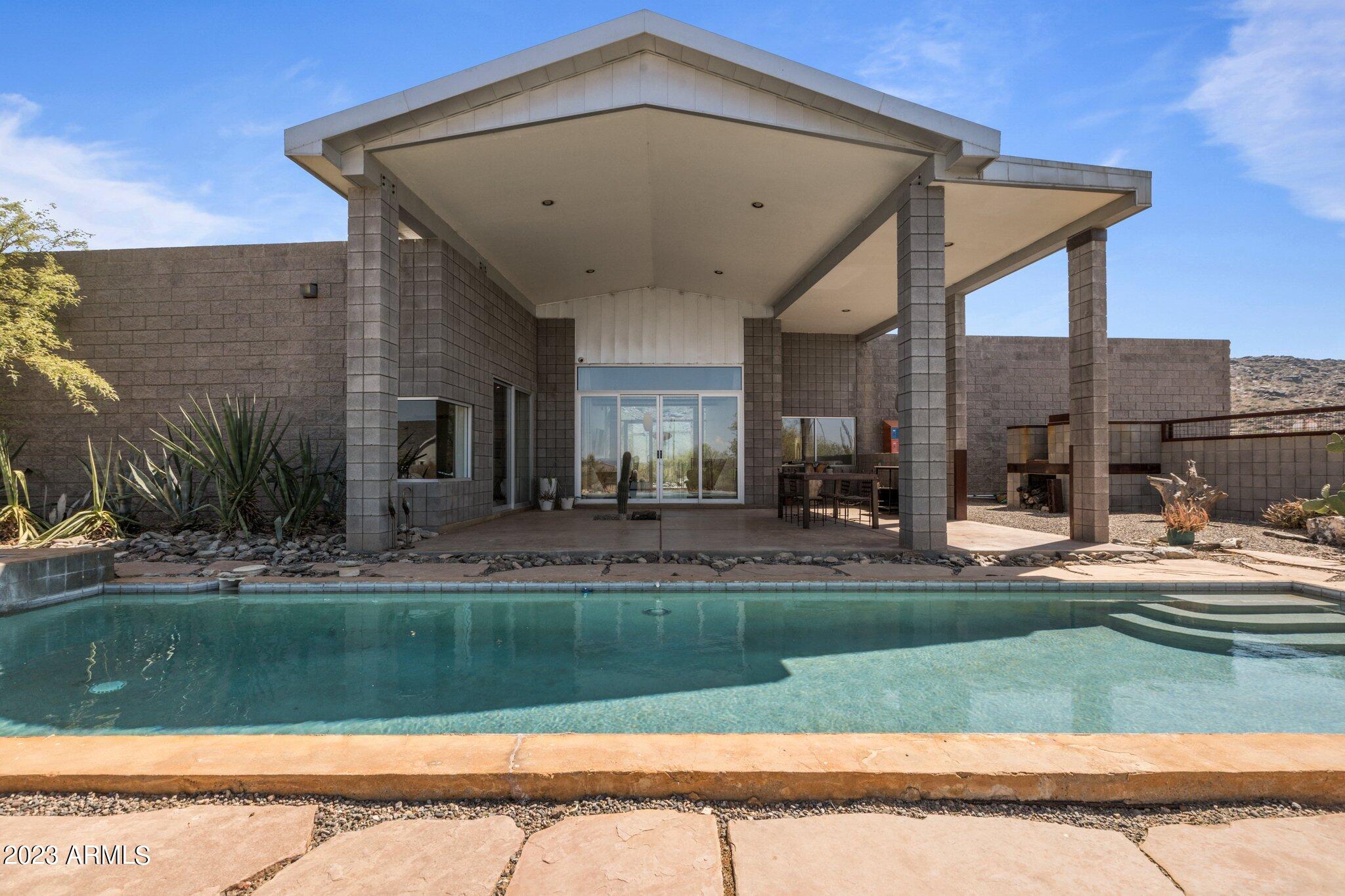 3044 E SOUTH MOUNTAIN Avenue