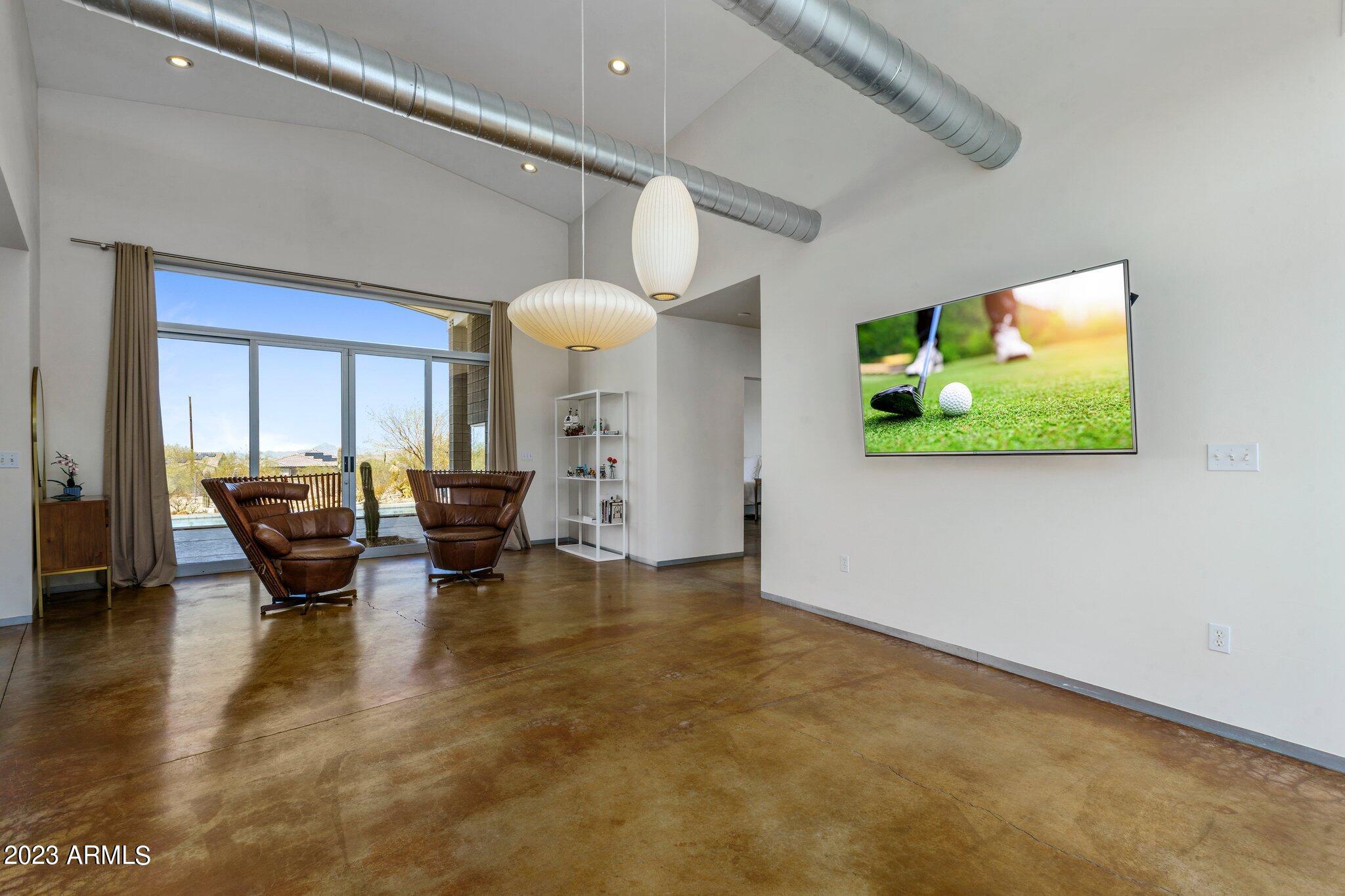 3044 E SOUTH MOUNTAIN Avenue