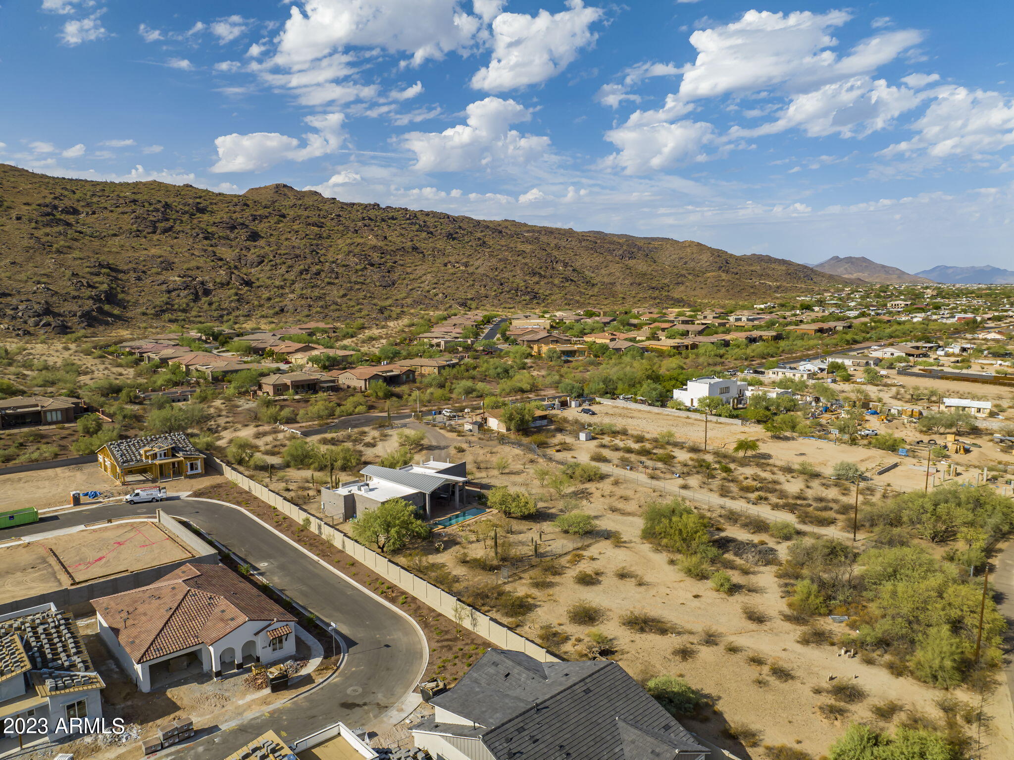 3044 E SOUTH MOUNTAIN Avenue