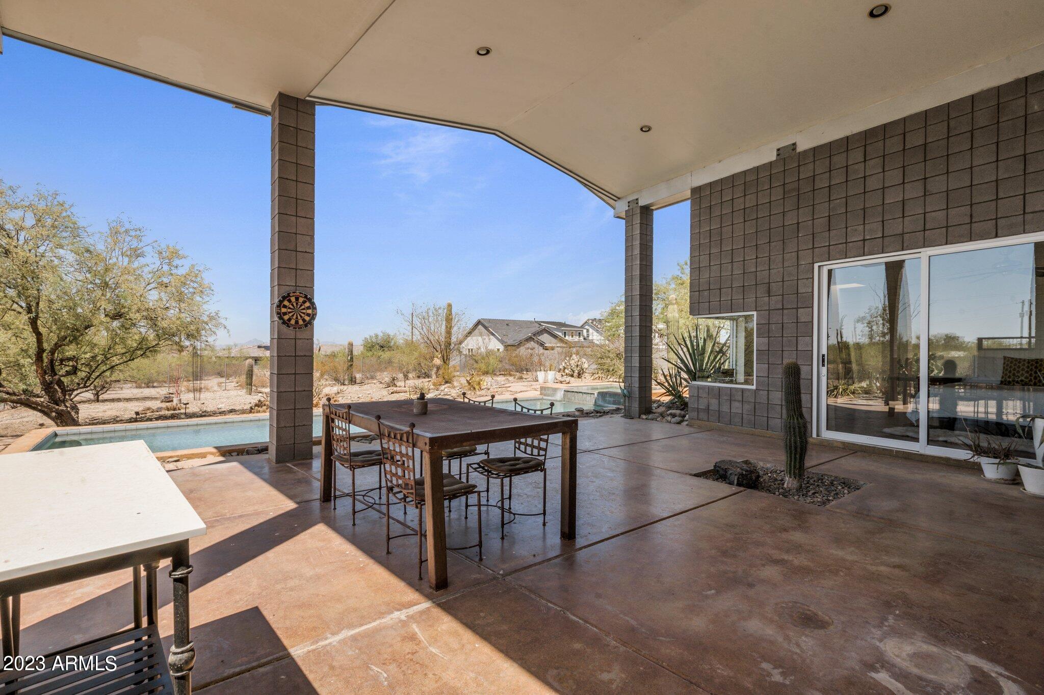 3044 E SOUTH MOUNTAIN Avenue