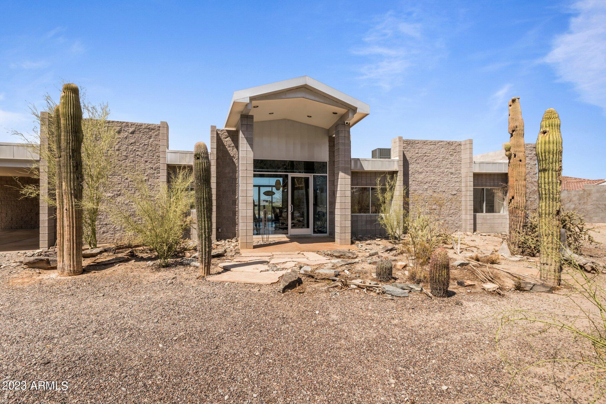 3044 E SOUTH MOUNTAIN Avenue