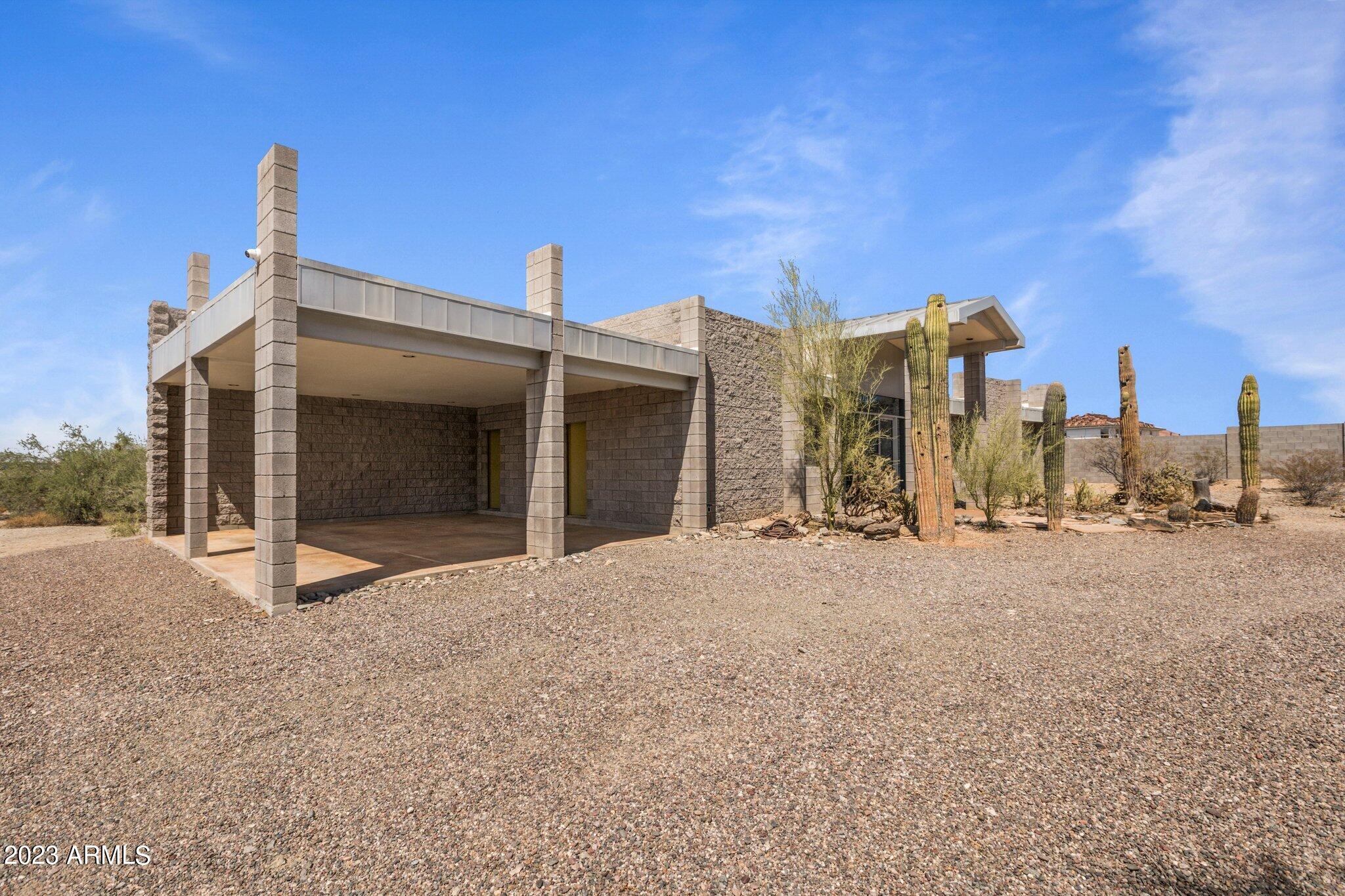 3044 E SOUTH MOUNTAIN Avenue