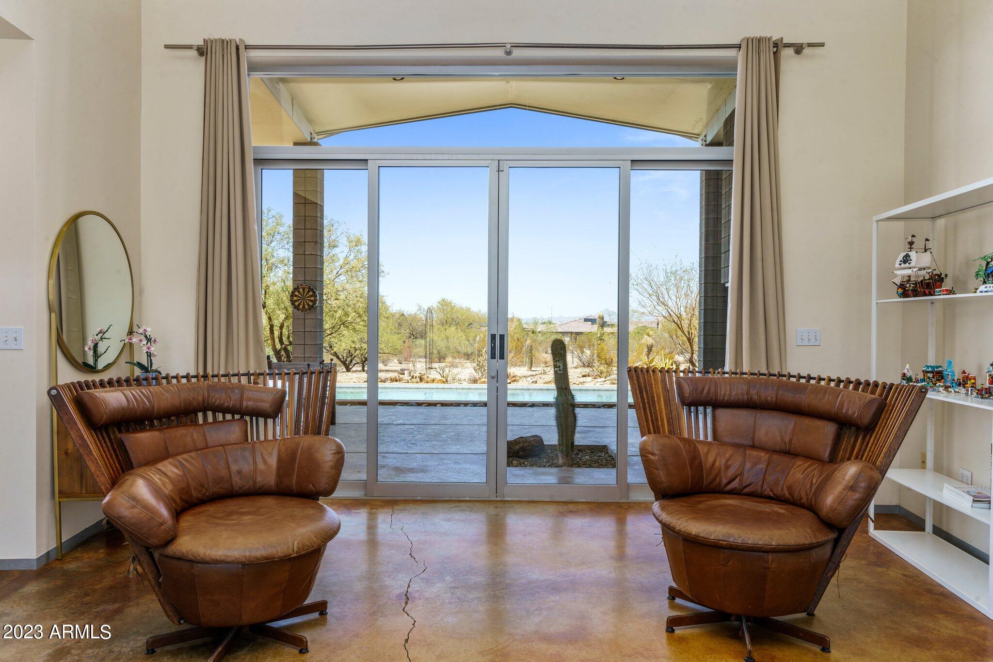 3044 E SOUTH MOUNTAIN Avenue